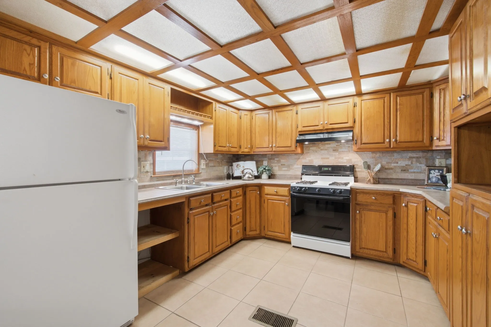 Manufactured Home For Sale in Taylor County , 5849 Atlantic Drive, Abilene, Texas 79606, 5 Bedroom, 2 Bathroom, 2 Garage spaces, 1,880 Sqft, built in 1976, mls#21349655, Real Estate Agent in Abilene, Homes For Sale in Taylor county, Homes For Sale in Abilene, Realtor in Abilene Texas, Real Estate Brokerage Independent Realty Texas, Luminita Cordes Realtor