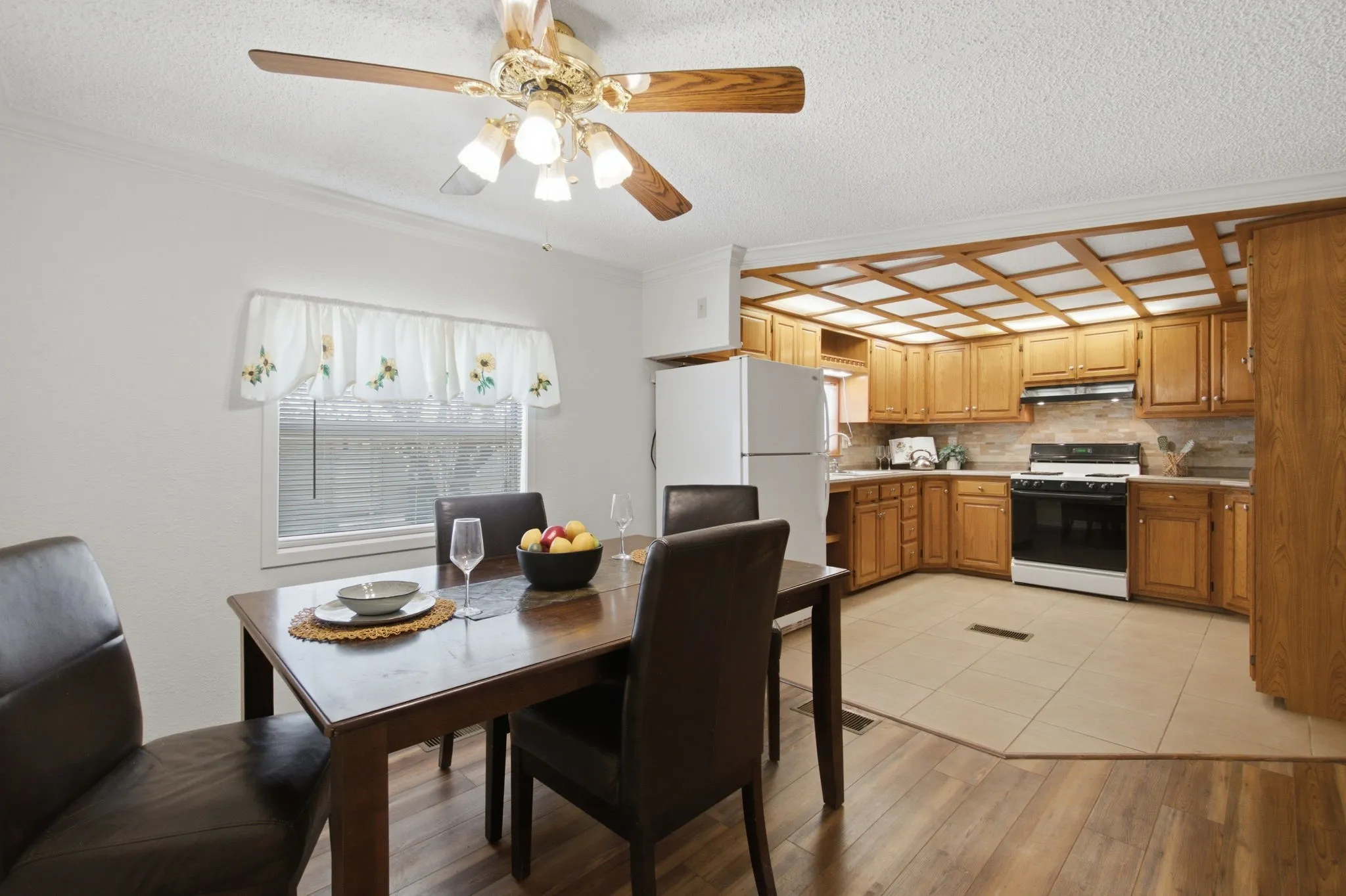 Manufactured Home For Sale in Taylor County , 5849 Atlantic Drive, Abilene, Texas 79606, 5 Bedroom, 2 Bathroom, 2 Garage spaces, 1,880 Sqft, built in 1976, mls#21349655, Real Estate Agent in Abilene, Homes For Sale in Taylor county, Homes For Sale in Abilene, Realtor in Abilene Texas, Real Estate Brokerage Independent Realty Texas, Luminita Cordes Realtor