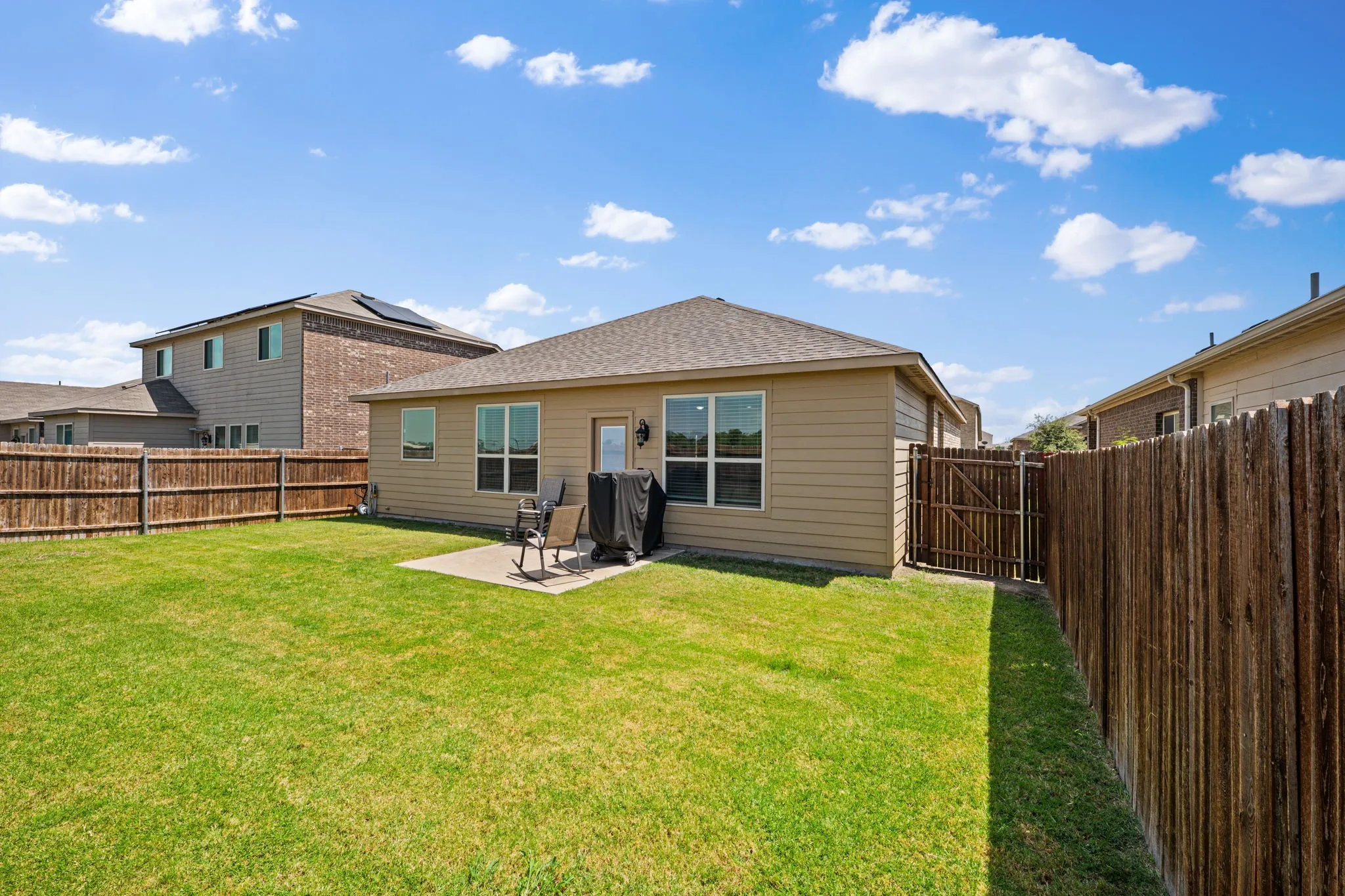 Single Family Residence For Sale in Tarrant County , 312 Marble Creek Drive, Fort Worth, Texas 76131, 3 Bedroom, 2 Bathroom, 2 Garage spaces, 1,471 Sqft, built in 2018, mls#21349971, Real Estate Agent in Fort Worth, Homes For Sale in Tarrant county, Homes For Sale in Fort Worth, Realtor in Fort Worth Texas, Real Estate Brokerage Independent Realty Texas, Luminita Cordes Realtor