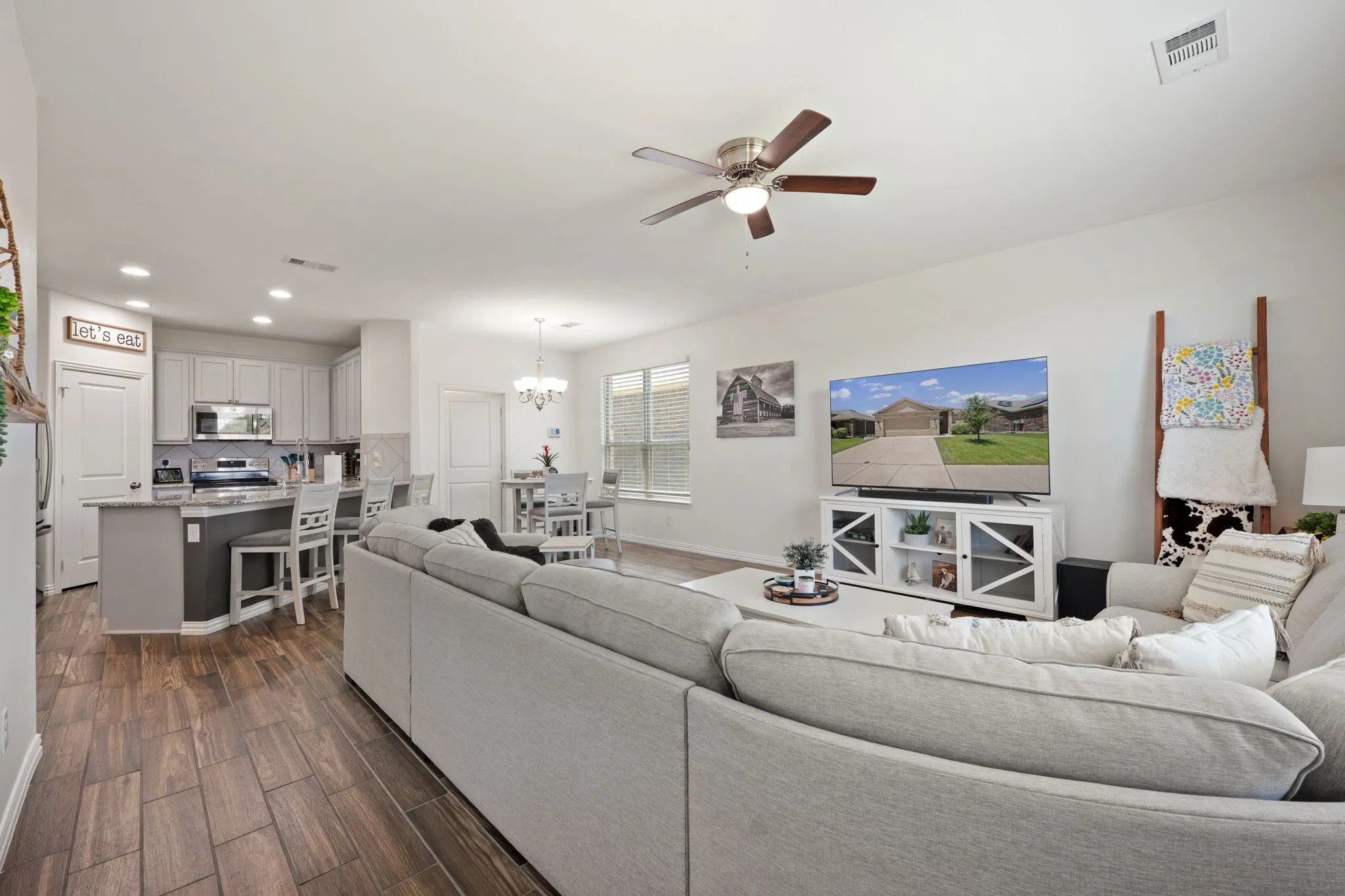 Single Family Residence For Sale in Tarrant County , 312 Marble Creek Drive, Fort Worth, Texas 76131, 3 Bedroom, 2 Bathroom, 2 Garage spaces, 1,471 Sqft, built in 2018, mls#21349971, Real Estate Agent in Fort Worth, Homes For Sale in Tarrant county, Homes For Sale in Fort Worth, Realtor in Fort Worth Texas, Real Estate Brokerage Independent Realty Texas, Luminita Cordes Realtor