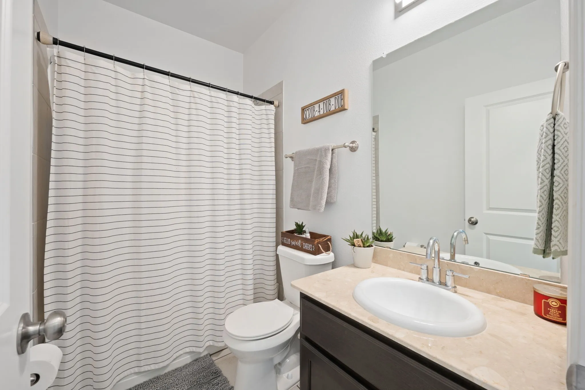 Single Family Residence For Sale in Tarrant County , 312 Marble Creek Drive, Fort Worth, Texas 76131, 3 Bedroom, 2 Bathroom, 2 Garage spaces, 1,471 Sqft, built in 2018, mls#21349971, Real Estate Agent in Fort Worth, Homes For Sale in Tarrant county, Homes For Sale in Fort Worth, Realtor in Fort Worth Texas, Real Estate Brokerage Independent Realty Texas, Luminita Cordes Realtor