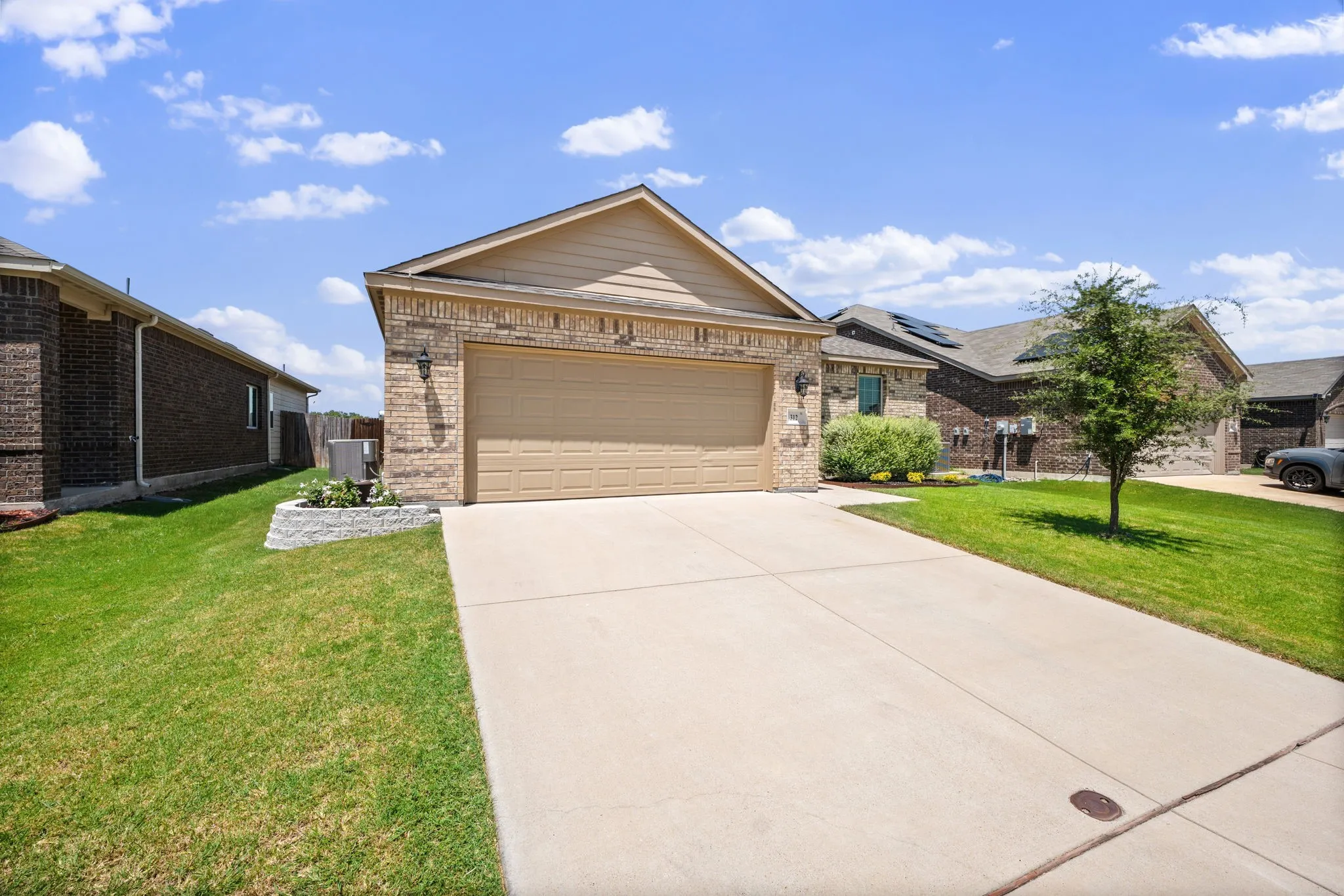 Single Family Residence For Sale in Tarrant County , 312 Marble Creek Drive, Fort Worth, Texas 76131, 3 Bedroom, 2 Bathroom, 2 Garage spaces, 1,471 Sqft, built in 2018, mls#21349971, Real Estate Agent in Fort Worth, Homes For Sale in Tarrant county, Homes For Sale in Fort Worth, Realtor in Fort Worth Texas, Real Estate Brokerage Independent Realty Texas, Luminita Cordes Realtor