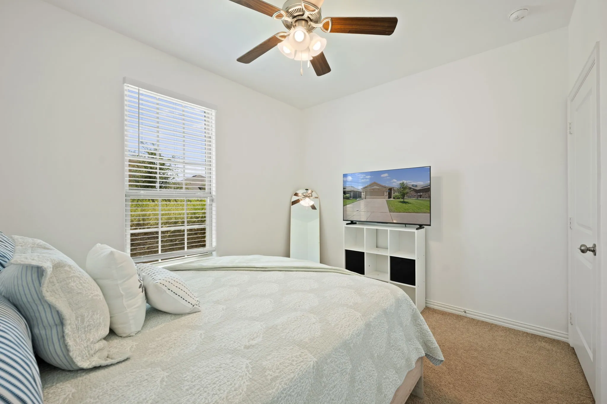Single Family Residence For Sale in Tarrant County , 312 Marble Creek Drive, Fort Worth, Texas 76131, 3 Bedroom, 2 Bathroom, 2 Garage spaces, 1,471 Sqft, built in 2018, mls#21349971, Real Estate Agent in Fort Worth, Homes For Sale in Tarrant county, Homes For Sale in Fort Worth, Realtor in Fort Worth Texas, Real Estate Brokerage Independent Realty Texas, Luminita Cordes Realtor