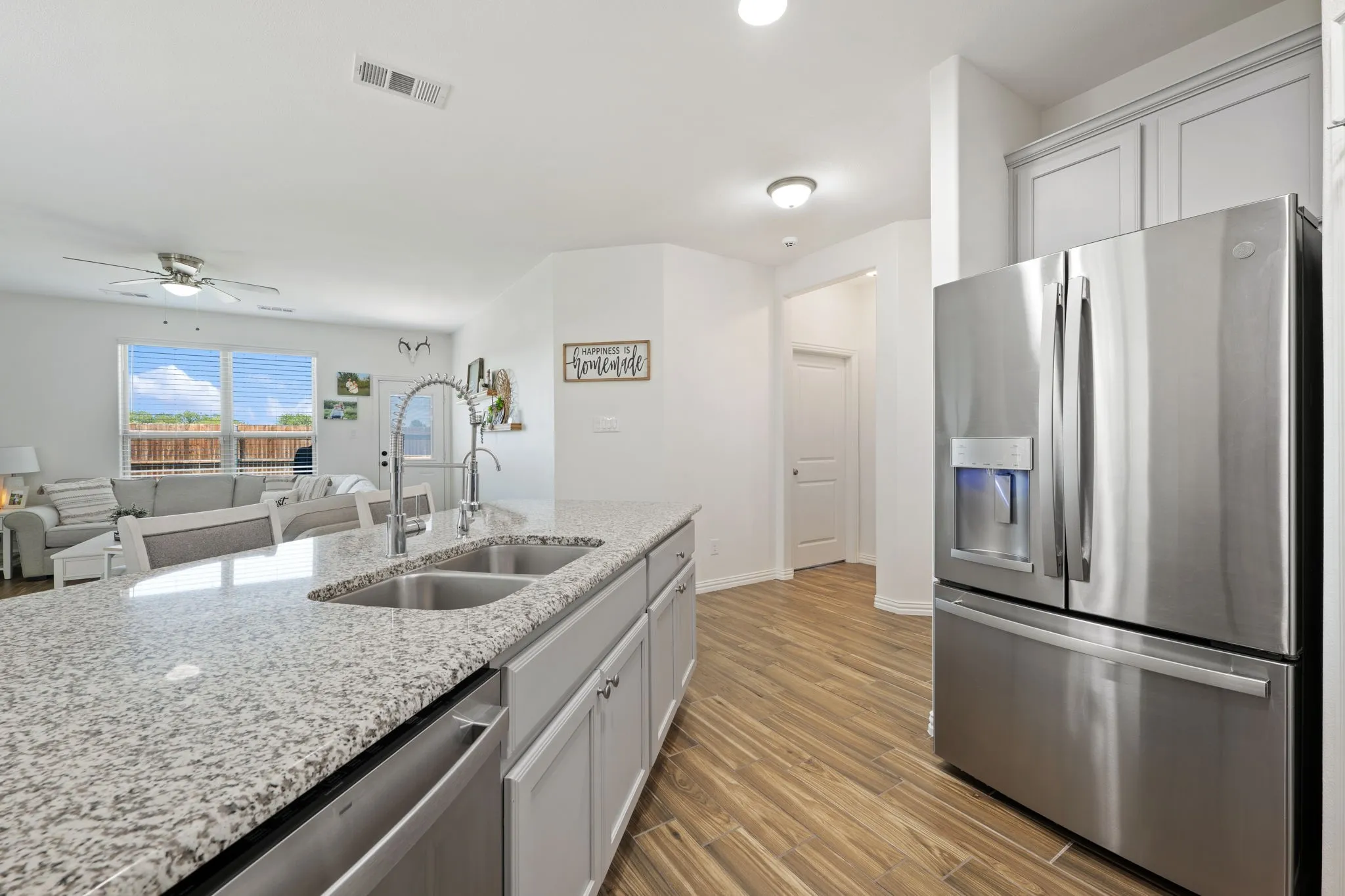 Single Family Residence For Sale in Tarrant County , 312 Marble Creek Drive, Fort Worth, Texas 76131, 3 Bedroom, 2 Bathroom, 2 Garage spaces, 1,471 Sqft, built in 2018, mls#21349971, Real Estate Agent in Fort Worth, Homes For Sale in Tarrant county, Homes For Sale in Fort Worth, Realtor in Fort Worth Texas, Real Estate Brokerage Independent Realty Texas, Luminita Cordes Realtor