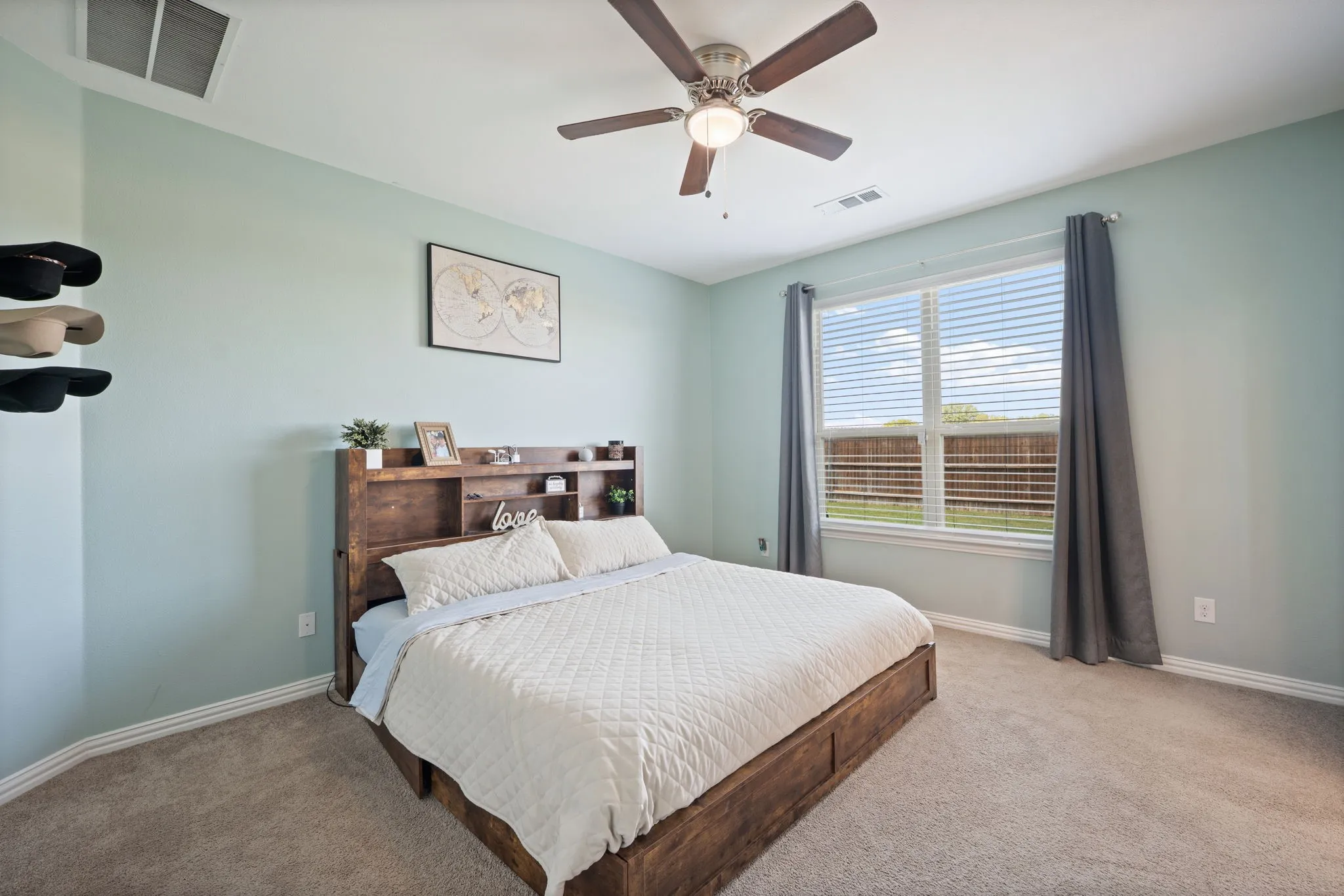 Single Family Residence For Sale in Tarrant County , 312 Marble Creek Drive, Fort Worth, Texas 76131, 3 Bedroom, 2 Bathroom, 2 Garage spaces, 1,471 Sqft, built in 2018, mls#21349971, Real Estate Agent in Fort Worth, Homes For Sale in Tarrant county, Homes For Sale in Fort Worth, Realtor in Fort Worth Texas, Real Estate Brokerage Independent Realty Texas, Luminita Cordes Realtor