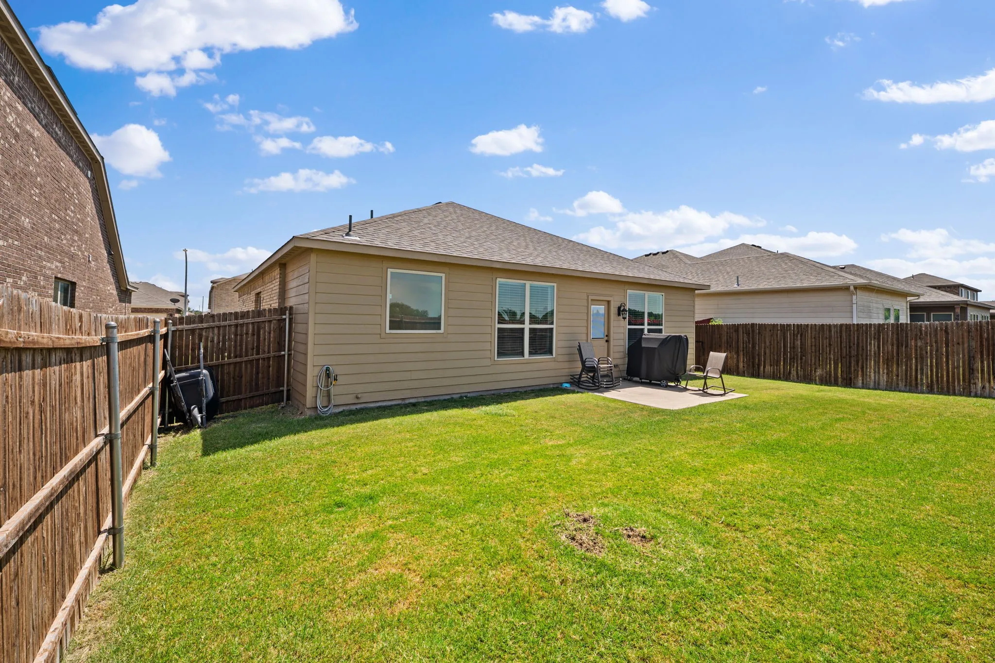 Single Family Residence For Sale in Tarrant County , 312 Marble Creek Drive, Fort Worth, Texas 76131, 3 Bedroom, 2 Bathroom, 2 Garage spaces, 1,471 Sqft, built in 2018, mls#21349971, Real Estate Agent in Fort Worth, Homes For Sale in Tarrant county, Homes For Sale in Fort Worth, Realtor in Fort Worth Texas, Real Estate Brokerage Independent Realty Texas, Luminita Cordes Realtor