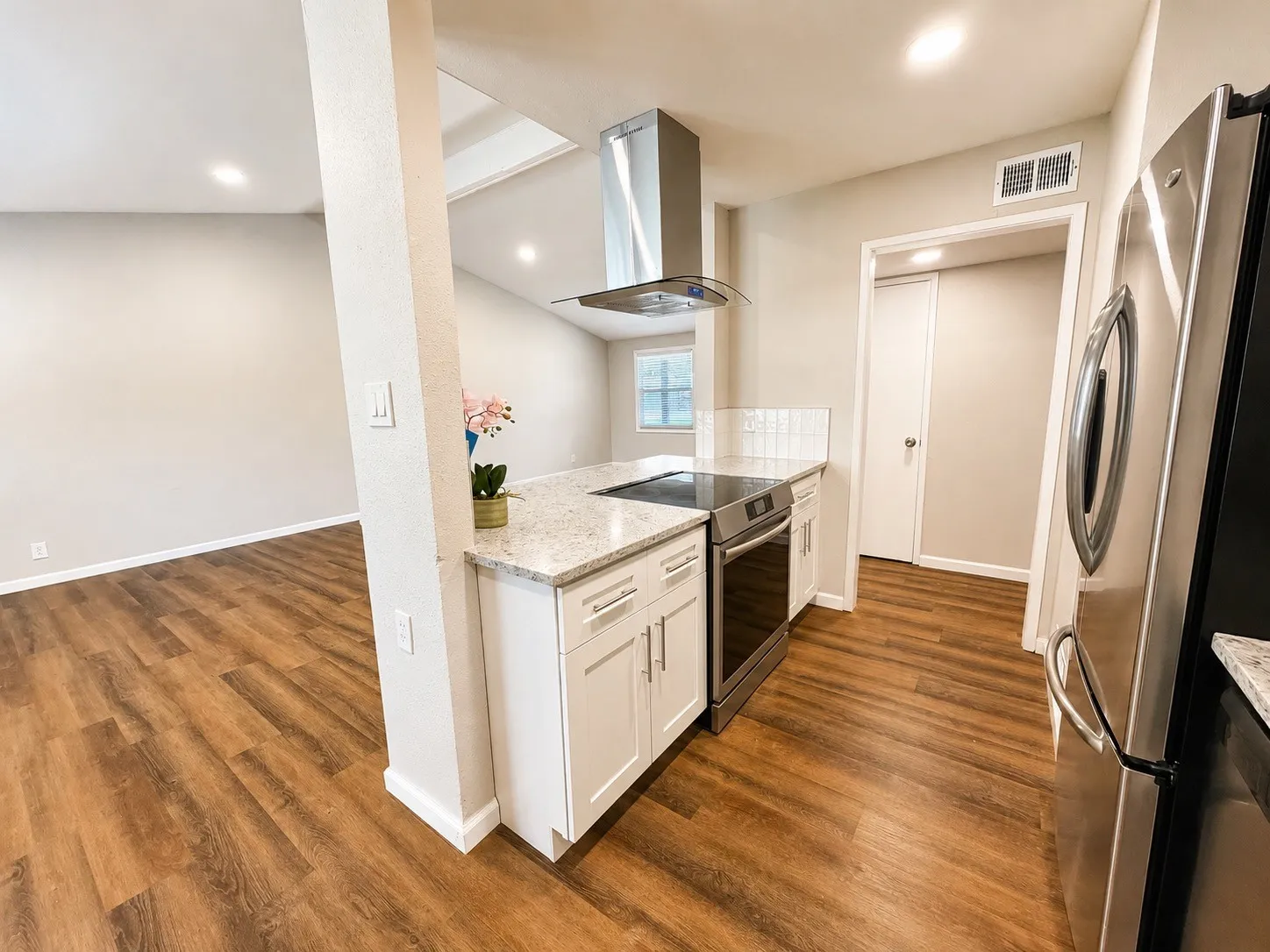 Single Family Residence For Rent in Dallas County , 901 Melrose Drive, Richardson, Texas 75080, 3 Bedroom, 2 Bathroom, 2 Garage spaces, 1,372 Sqft, built in 1962, mls#21349898, Real Estate Agent in Richardson, Homes For Rent in Dallas county, Homes For Rent in Richardson, Realtor in Richardson Texas, Real Estate Brokerage Independent Realty Texas, Luminita Cordes Realtor