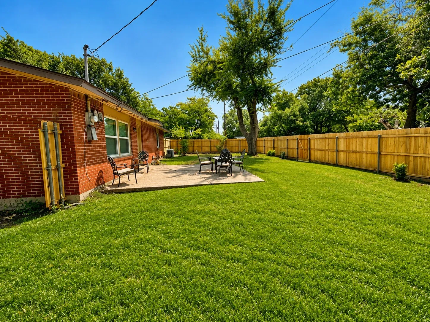 Single Family Residence For Rent in Dallas County , 901 Melrose Drive, Richardson, Texas 75080, 3 Bedroom, 2 Bathroom, 2 Garage spaces, 1,372 Sqft, built in 1962, mls#21349898, Real Estate Agent in Richardson, Homes For Rent in Dallas county, Homes For Rent in Richardson, Realtor in Richardson Texas, Real Estate Brokerage Independent Realty Texas, Luminita Cordes Realtor