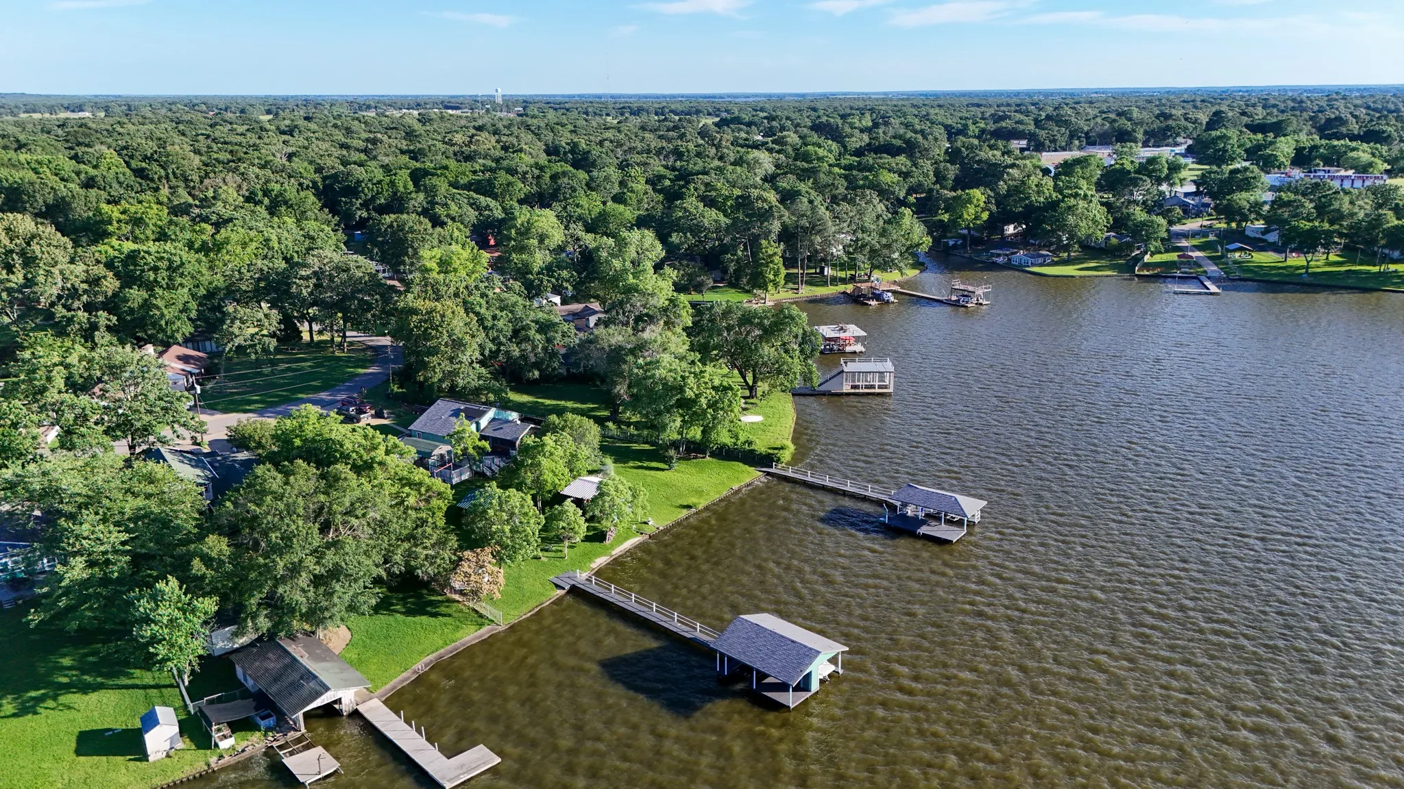 Single Family Residence For Sale in Henderson County , 250 Whispering Oaks Trail, Payne Springs, Texas 75156, 3 Bedrooms, 2 Bathrooms, Garage spaces, 1,189 Sqft, built in 1990, Price $749,900, mls#21349952, Real Estate Agent in Payne Springs, Homes For Sale in Henderson county, Homes For Sale in Payne Springs, Realtor in Payne Springs Texas, Real Estate Brokerage Independent Realty Texas, Luminita Cordes Realtor