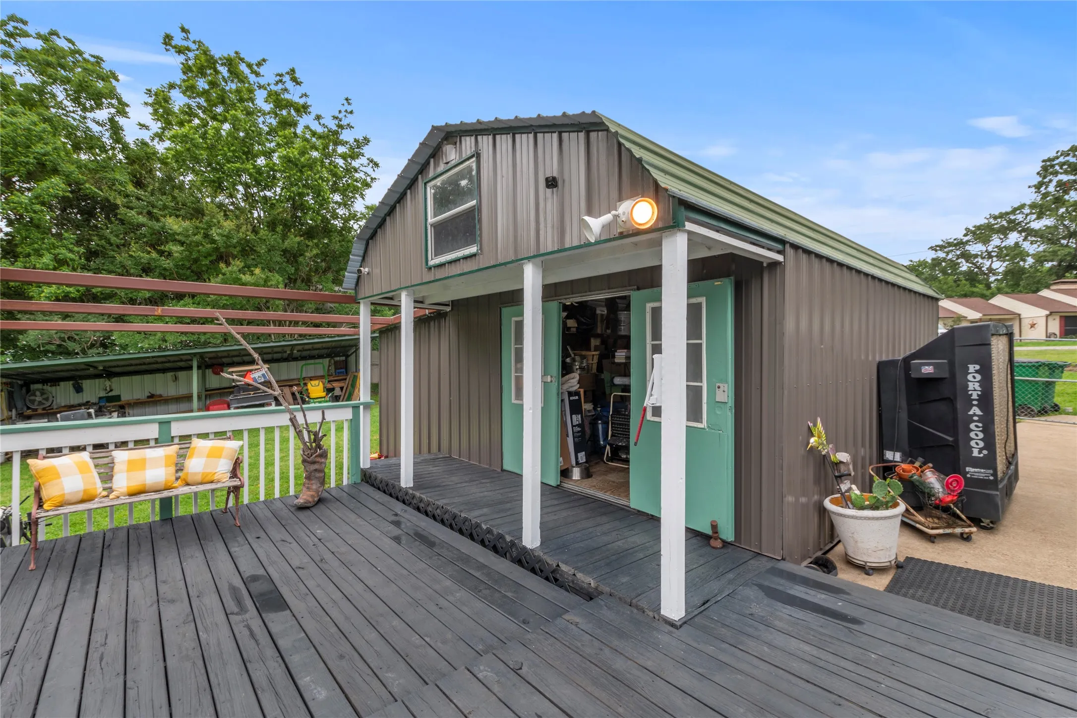 Single Family Residence For Sale in Henderson County , 250 Whispering Oaks Trail, Payne Springs, Texas 75156, 3 Bedrooms, 2 Bathrooms, Garage spaces, 1,189 Sqft, built in 1990, Price $749,900, mls#21349952, Real Estate Agent in Payne Springs, Homes For Sale in Henderson county, Homes For Sale in Payne Springs, Realtor in Payne Springs Texas, Real Estate Brokerage Independent Realty Texas, Luminita Cordes Realtor