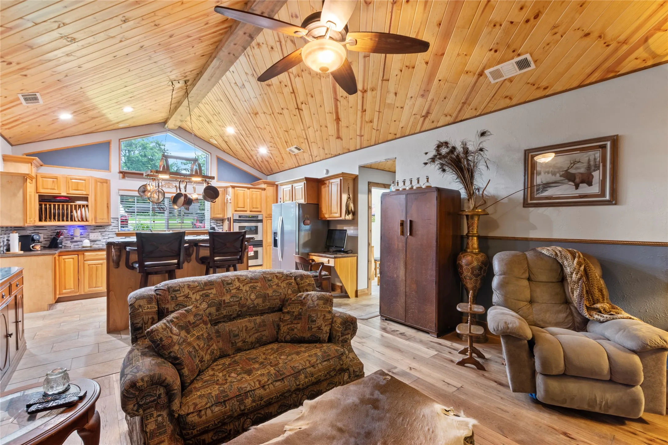 Single Family Residence For Sale in Henderson County , 250 Whispering Oaks Trail, Payne Springs, Texas 75156, 3 Bedrooms, 2 Bathrooms, Garage spaces, 1,189 Sqft, built in 1990, Price $749,900, mls#21349952, Real Estate Agent in Payne Springs, Homes For Sale in Henderson county, Homes For Sale in Payne Springs, Realtor in Payne Springs Texas, Real Estate Brokerage Independent Realty Texas, Luminita Cordes Realtor