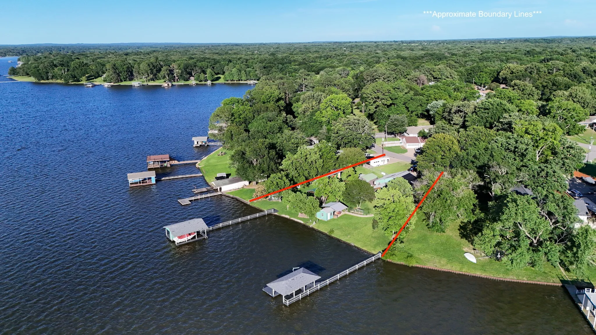 Single Family Residence For Sale in Henderson County , 250 Whispering Oaks Trail, Payne Springs, Texas 75156, 3 Bedrooms, 2 Bathrooms, Garage spaces, 1,189 Sqft, built in 1990, Price $749,900, mls#21349952, Real Estate Agent in Payne Springs, Homes For Sale in Henderson county, Homes For Sale in Payne Springs, Realtor in Payne Springs Texas, Real Estate Brokerage Independent Realty Texas, Luminita Cordes Realtor