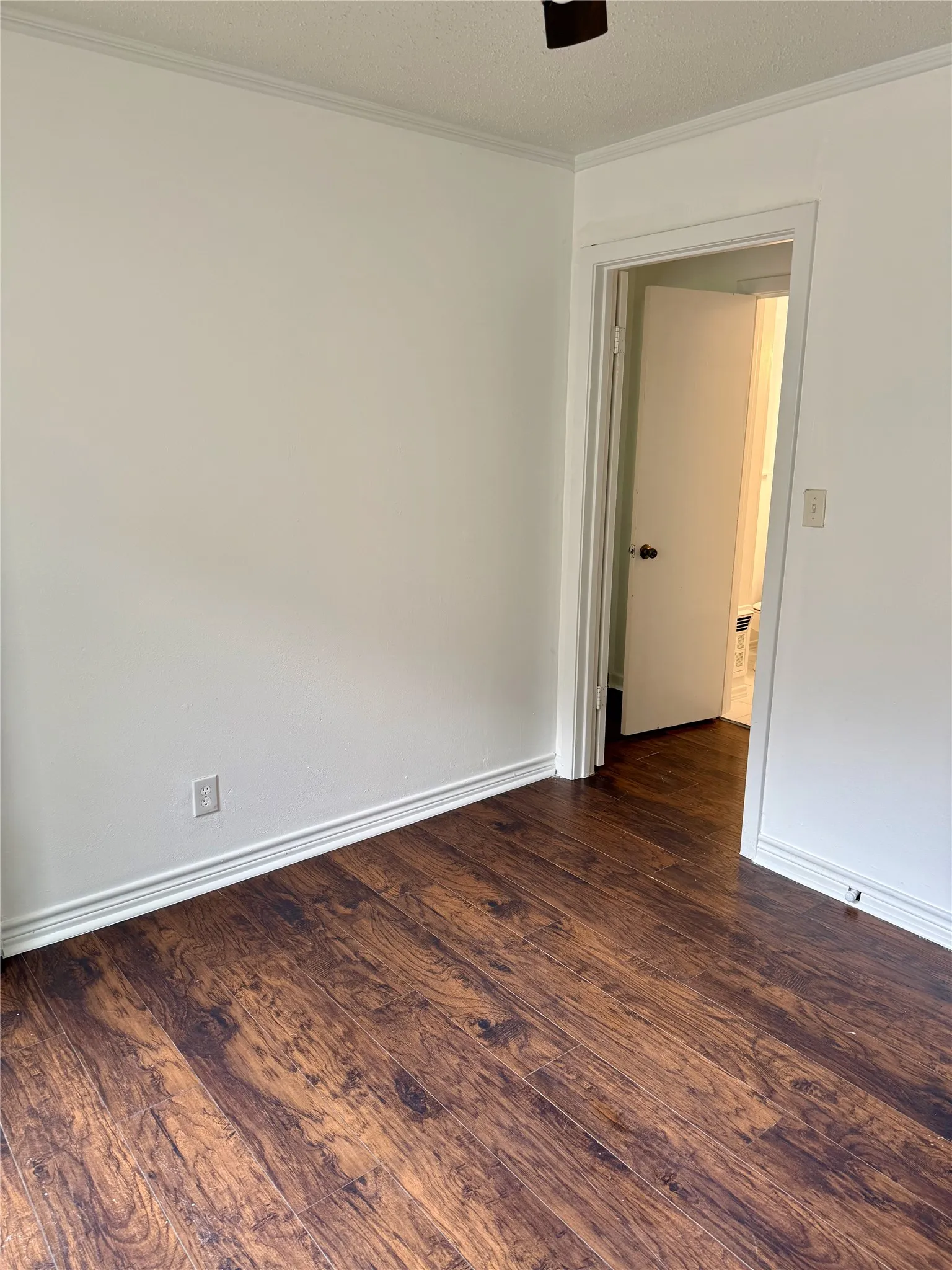 Single Family Residence For Sale in Fannin County , 1505 Lynn Street, Bonham, Texas 75418, 3 Bedrooms, 2 Bathrooms, Garage spaces, 1,292 Sqft, built in 1955, Price $165,900, mls#21349044, Real Estate Agent in Bonham, Homes For Sale in Fannin county, Homes For Sale in Bonham, Realtor in Bonham Texas, Real Estate Brokerage Independent Realty Texas, Luminita Cordes Realtor
