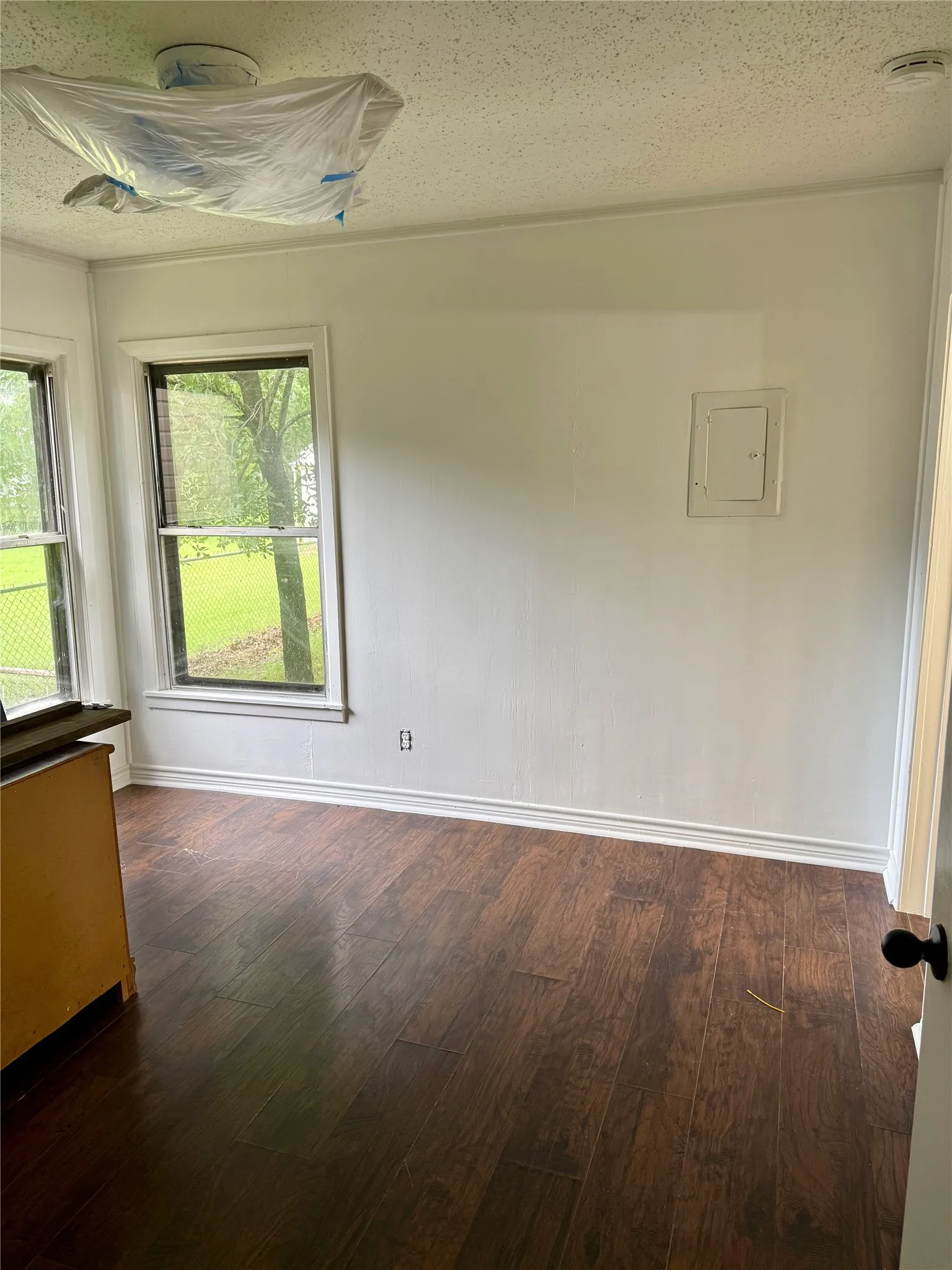 Single Family Residence For Sale in Fannin County , 1505 Lynn Street, Bonham, Texas 75418, 3 Bedrooms, 2 Bathrooms, Garage spaces, 1,292 Sqft, built in 1955, Price $165,900, mls#21349044, Real Estate Agent in Bonham, Homes For Sale in Fannin county, Homes For Sale in Bonham, Realtor in Bonham Texas, Real Estate Brokerage Independent Realty Texas, Luminita Cordes Realtor