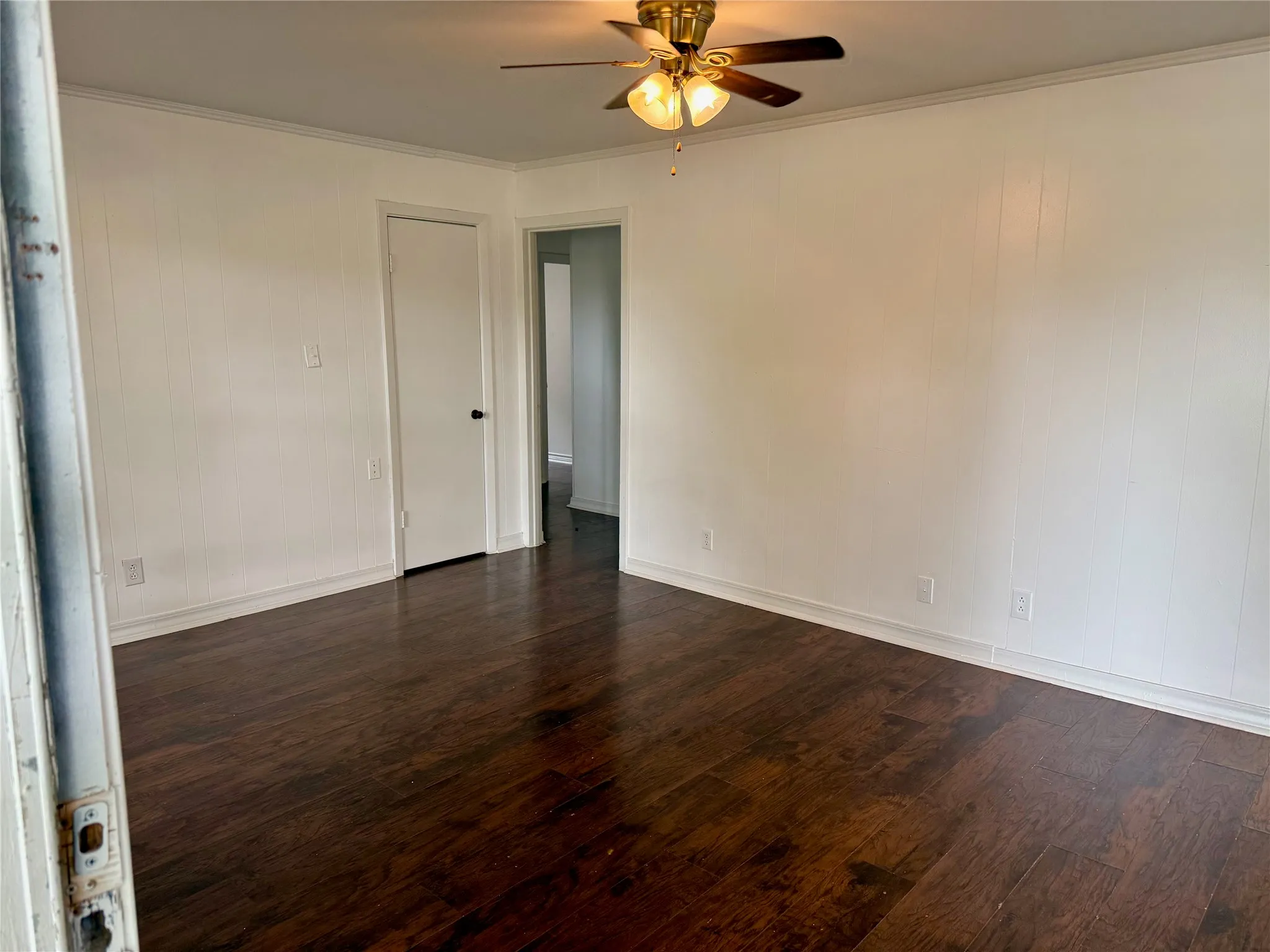 Single Family Residence For Sale in Fannin County , 1505 Lynn Street, Bonham, Texas 75418, 3 Bedrooms, 2 Bathrooms, Garage spaces, 1,292 Sqft, built in 1955, Price $165,900, mls#21349044, Real Estate Agent in Bonham, Homes For Sale in Fannin county, Homes For Sale in Bonham, Realtor in Bonham Texas, Real Estate Brokerage Independent Realty Texas, Luminita Cordes Realtor