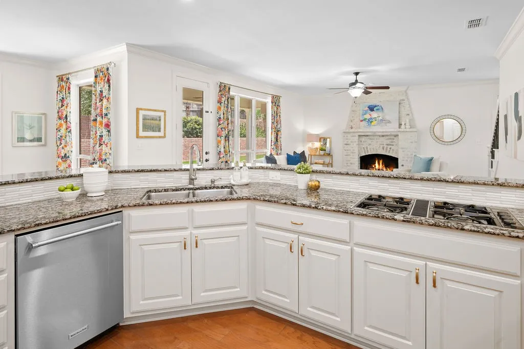 Single Family Residence For Sale in Smith County , 7637 Light Horse Court, Tyler, Texas 75703, 4 Bedroom, 4 Bathroom, 3 Garage spaces, 4,100 Sqft, built in 2005, mls#21344687, Real Estate Agent in Tyler, Homes For Sale in Smith county, Homes For Sale in Tyler, Realtor in Tyler Texas, Real Estate Brokerage Independent Realty Texas, Luminita Cordes Realtor