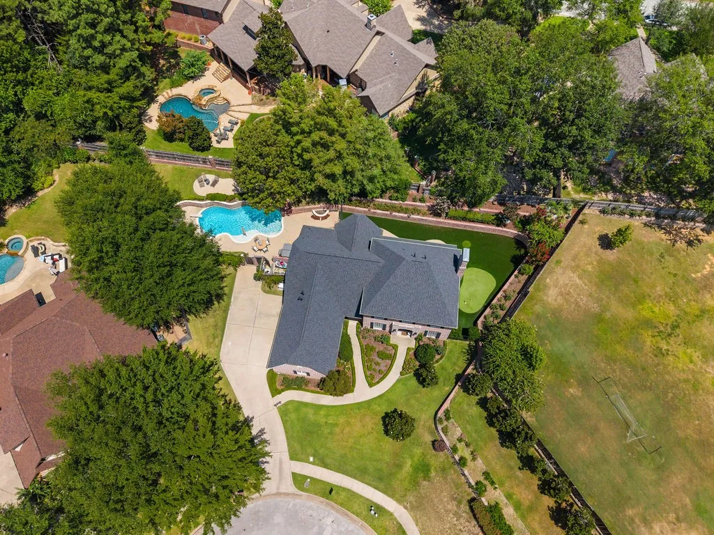 Single Family Residence For Sale in Smith County , 7637 Light Horse Court, Tyler, Texas 75703, 4 Bedroom, 4 Bathroom, 3 Garage spaces, 4,100 Sqft, built in 2005, mls#21344687, Real Estate Agent in Tyler, Homes For Sale in Smith county, Homes For Sale in Tyler, Realtor in Tyler Texas, Real Estate Brokerage Independent Realty Texas, Luminita Cordes Realtor