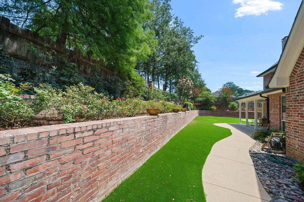 Single Family Residence For Sale in Smith County , 7637 Light Horse Court, Tyler, Texas 75703, 4 Bedroom, 4 Bathroom, 3 Garage spaces, 4,100 Sqft, built in 2005, mls#21344687, Real Estate Agent in Tyler, Homes For Sale in Smith county, Homes For Sale in Tyler, Realtor in Tyler Texas, Real Estate Brokerage Independent Realty Texas, Luminita Cordes Realtor