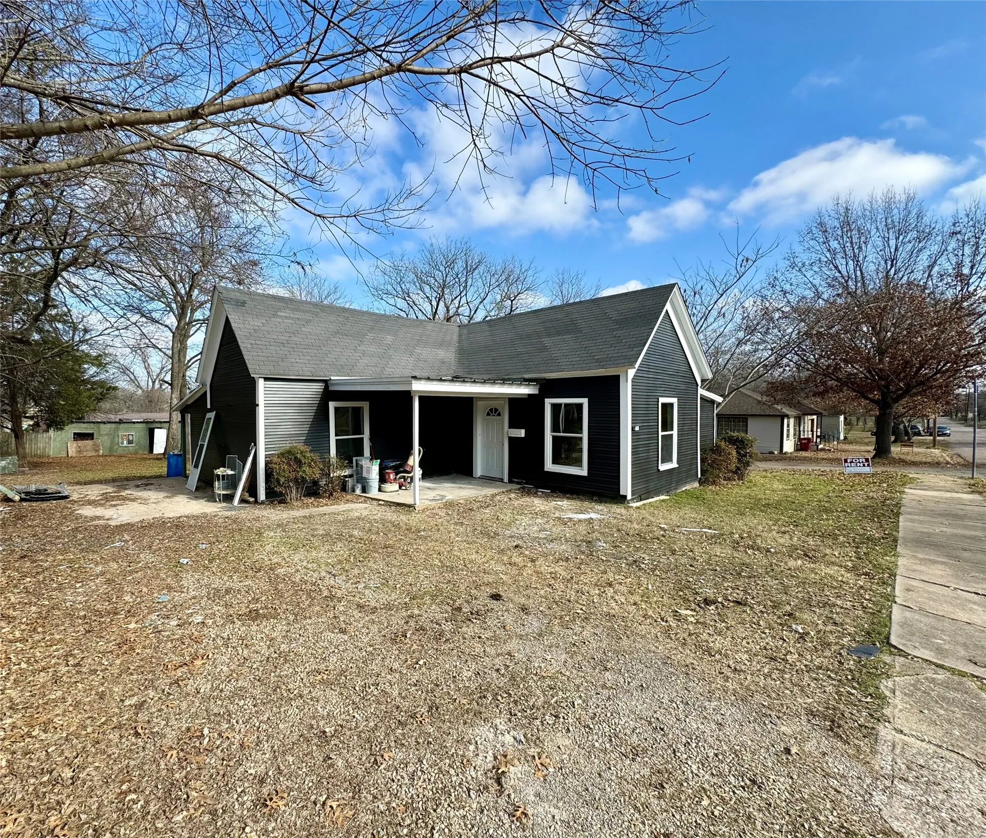 Single Family Residence For Sale in Fannin County , 400 S 4th Street, Bonham, Texas 75418, 3 Bedroom, 2 Bathroom, Garage spaces, 1,212 Sqft, built in 1920, mls#21350006, Real Estate Agent in Bonham, Homes For Sale in Fannin county, Homes For Sale in Bonham, Realtor in Bonham Texas, Real Estate Brokerage Independent Realty Texas, Luminita Cordes Realtor