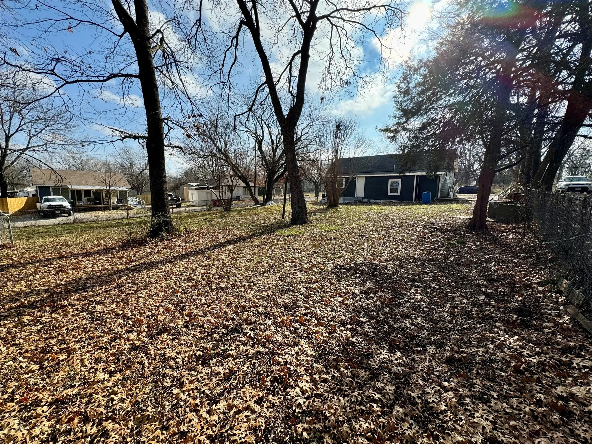 Single Family Residence For Sale in Fannin County , 400 S 4th Street, Bonham, Texas 75418, 3 Bedroom, 2 Bathroom, Garage spaces, 1,212 Sqft, built in 1920, mls#21350006, Real Estate Agent in Bonham, Homes For Sale in Fannin county, Homes For Sale in Bonham, Realtor in Bonham Texas, Real Estate Brokerage Independent Realty Texas, Luminita Cordes Realtor