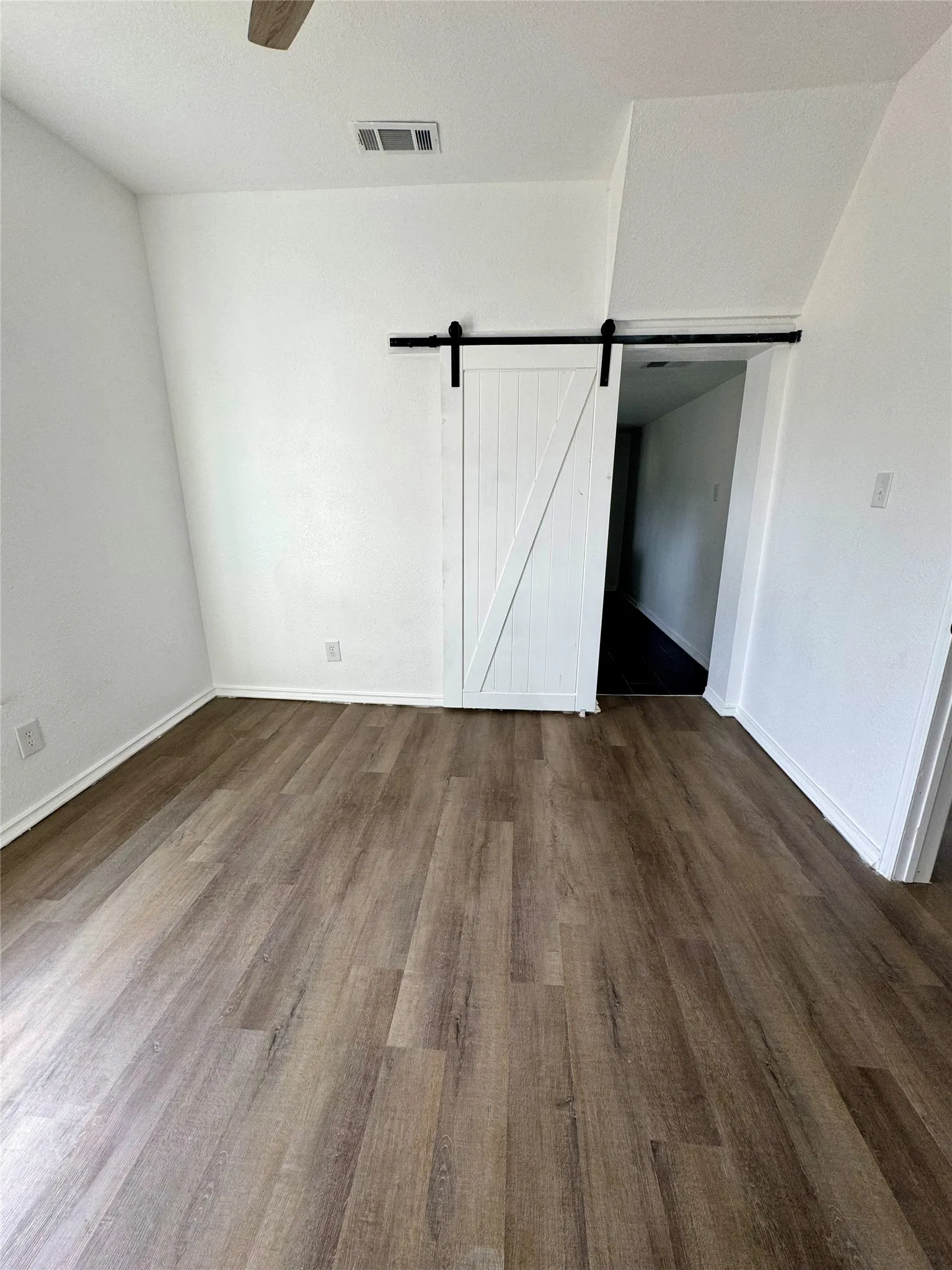 Single Family Residence For Sale in Fannin County , 400 S 4th Street, Bonham, Texas 75418, 3 Bedroom, 2 Bathroom, Garage spaces, 1,212 Sqft, built in 1920, mls#21350006, Real Estate Agent in Bonham, Homes For Sale in Fannin county, Homes For Sale in Bonham, Realtor in Bonham Texas, Real Estate Brokerage Independent Realty Texas, Luminita Cordes Realtor
