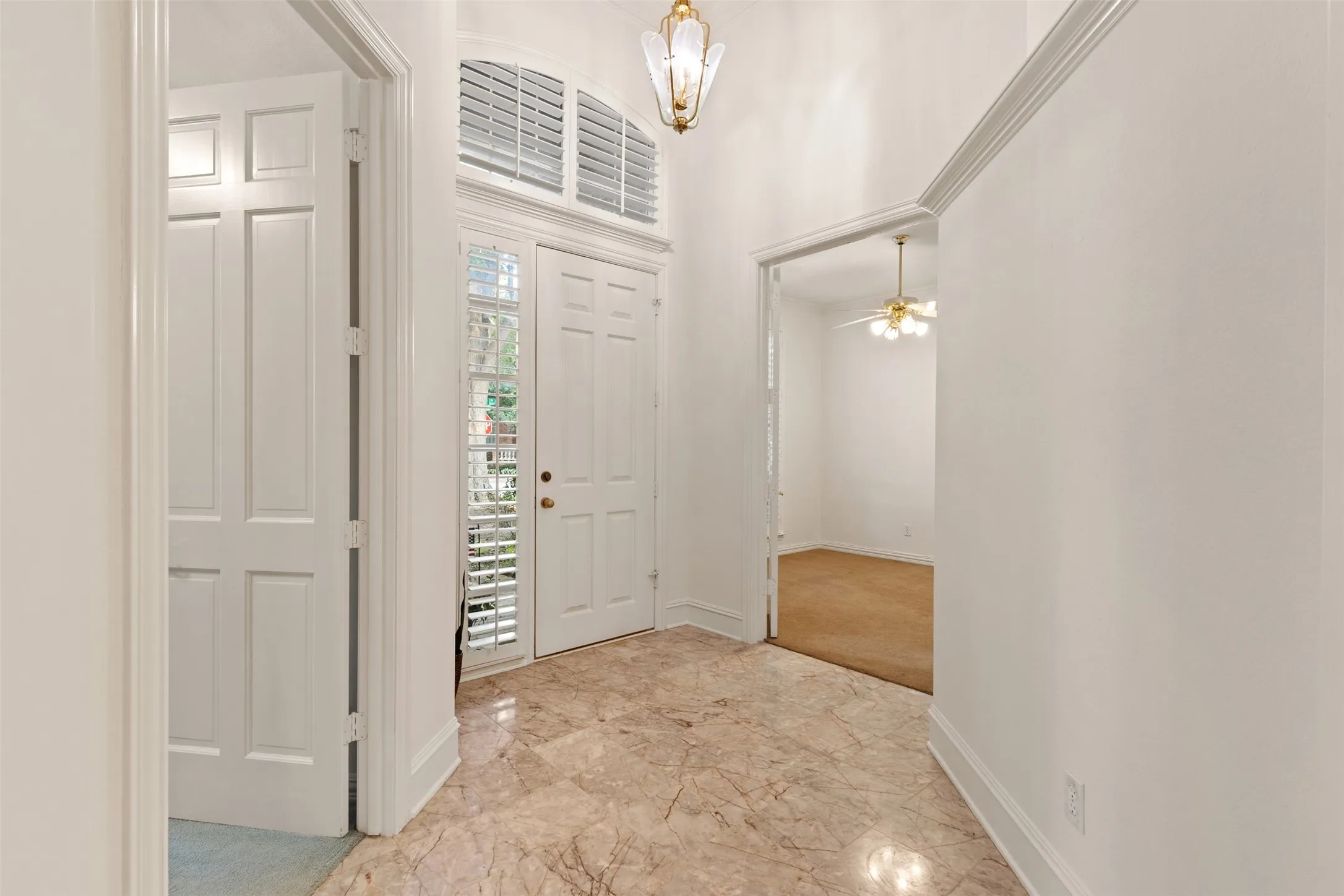 Single Family Residence For Sale in Dallas County , 8644 Breakers Point, Dallas, Texas 75243, 3 Bedroom, 3 Bathroom, 2 Garage spaces, 2,576 Sqft, built in 1992, mls#21344604, Real Estate Agent in Dallas, Homes For Sale in Dallas county, Homes For Sale in Dallas, Realtor in Dallas Texas, Real Estate Brokerage Independent Realty Texas, Luminita Cordes Realtor