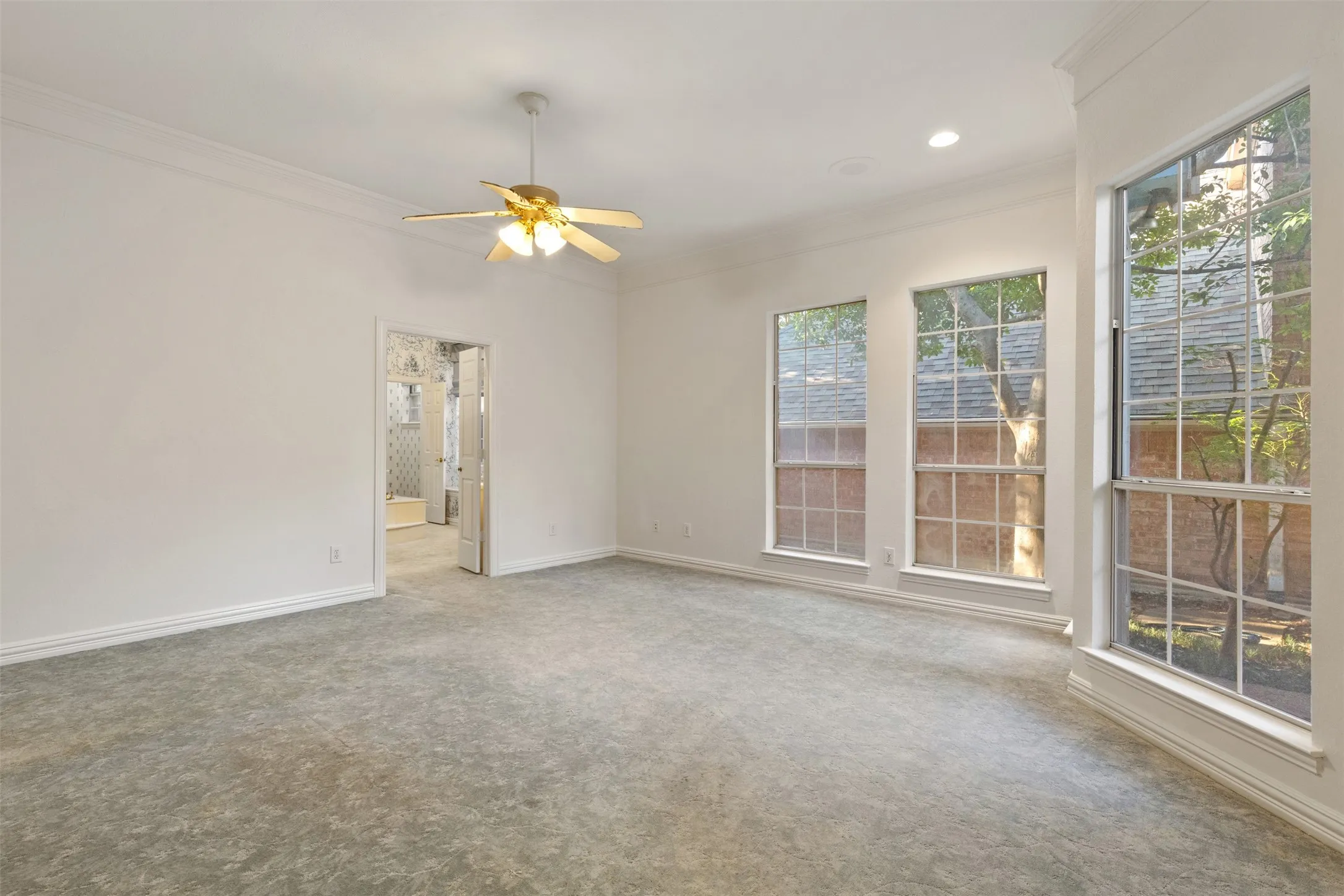 Single Family Residence For Sale in Dallas County , 8644 Breakers Point, Dallas, Texas 75243, 3 Bedroom, 3 Bathroom, 2 Garage spaces, 2,576 Sqft, built in 1992, mls#21344604, Real Estate Agent in Dallas, Homes For Sale in Dallas county, Homes For Sale in Dallas, Realtor in Dallas Texas, Real Estate Brokerage Independent Realty Texas, Luminita Cordes Realtor