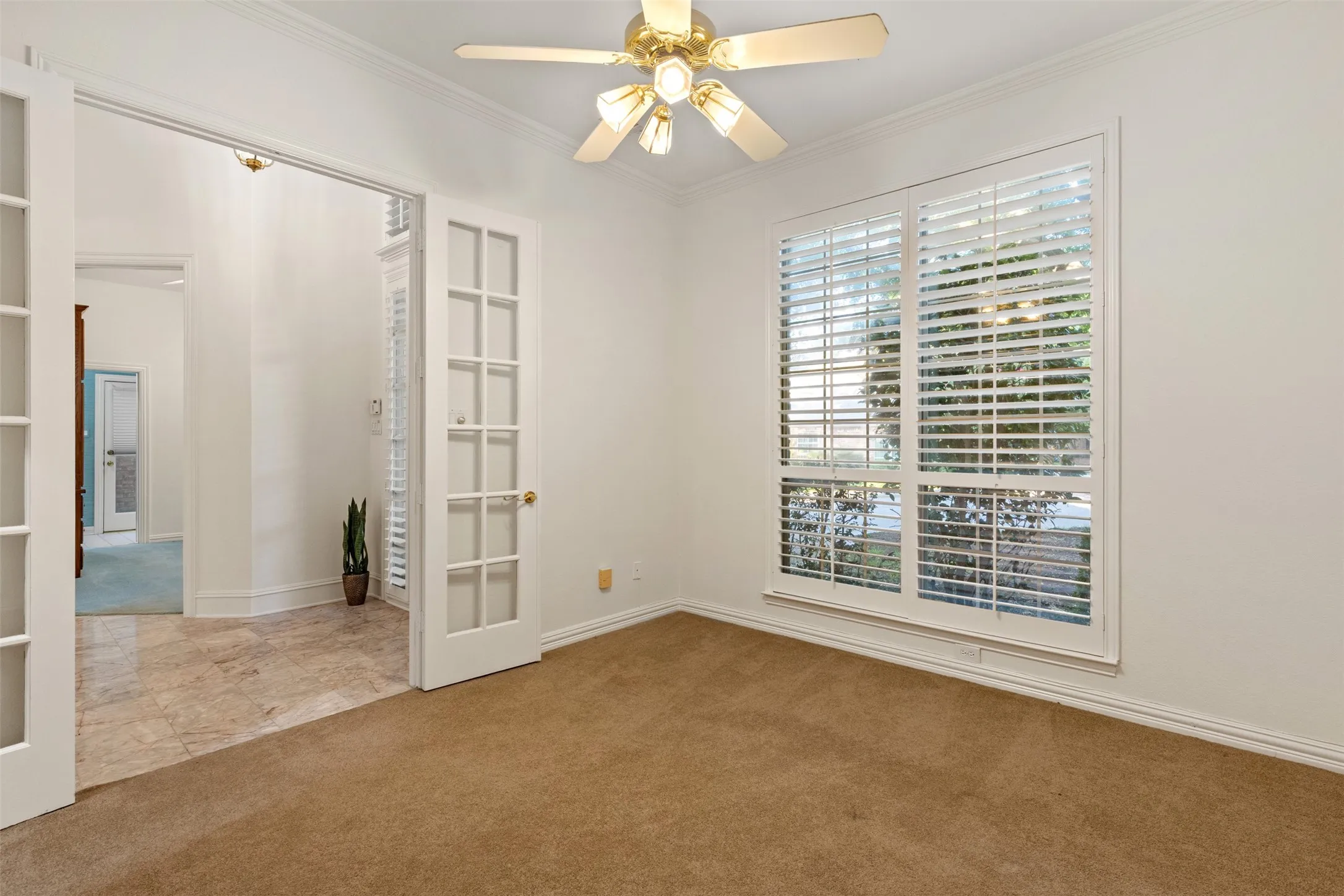 Single Family Residence For Sale in Dallas County , 8644 Breakers Point, Dallas, Texas 75243, 3 Bedroom, 3 Bathroom, 2 Garage spaces, 2,576 Sqft, built in 1992, mls#21344604, Real Estate Agent in Dallas, Homes For Sale in Dallas county, Homes For Sale in Dallas, Realtor in Dallas Texas, Real Estate Brokerage Independent Realty Texas, Luminita Cordes Realtor