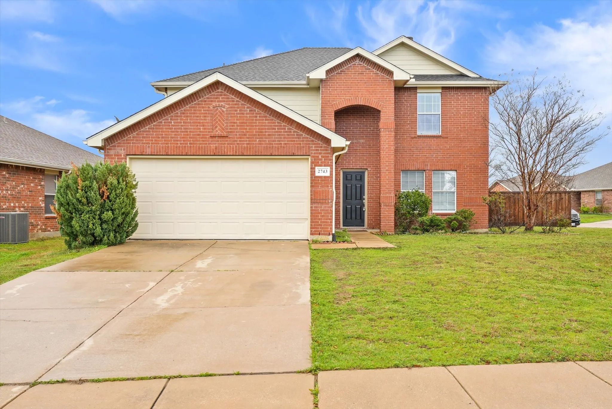 Single Family Residence For Rent in Denton County , 2743 Hacienda Lake Drive, Little Elm, Texas 75068, 4 Bedroom, 3 Bathroom, 2 Garage spaces, 2,592 Sqft, built in 2006, mls#21350032, Real Estate Agent in Little Elm, Homes For Rent in Denton county, Homes For Rent in Little Elm, Realtor in Little Elm Texas, Real Estate Brokerage Independent Realty Texas, Luminita Cordes Realtor