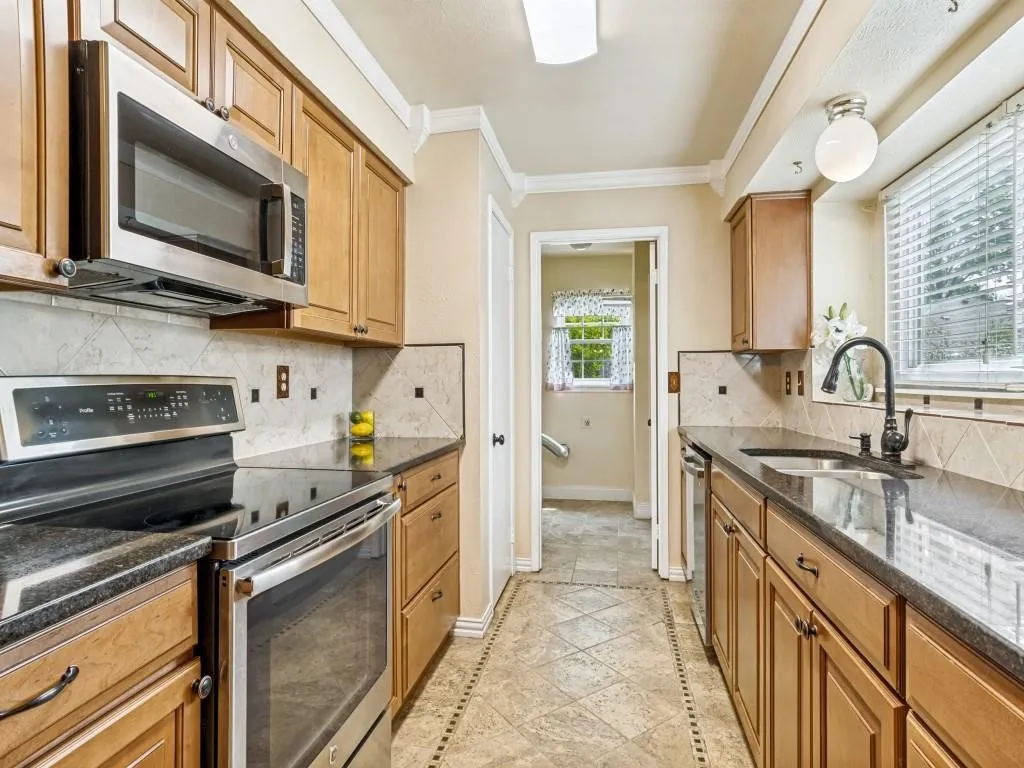 Single Family Residence For Rent in Dallas County , 2634 Duchess Drive, Garland, Texas 75040, 4 Bedroom, 0, 2 Garage spaces, 2,223 Sqft, built in 1986, mls#21350035, Real Estate Agent in Garland, Homes For Rent in Dallas county, Homes For Rent in Garland, Realtor in Garland Texas, Real Estate Brokerage Independent Realty Texas, Luminita Cordes Realtor