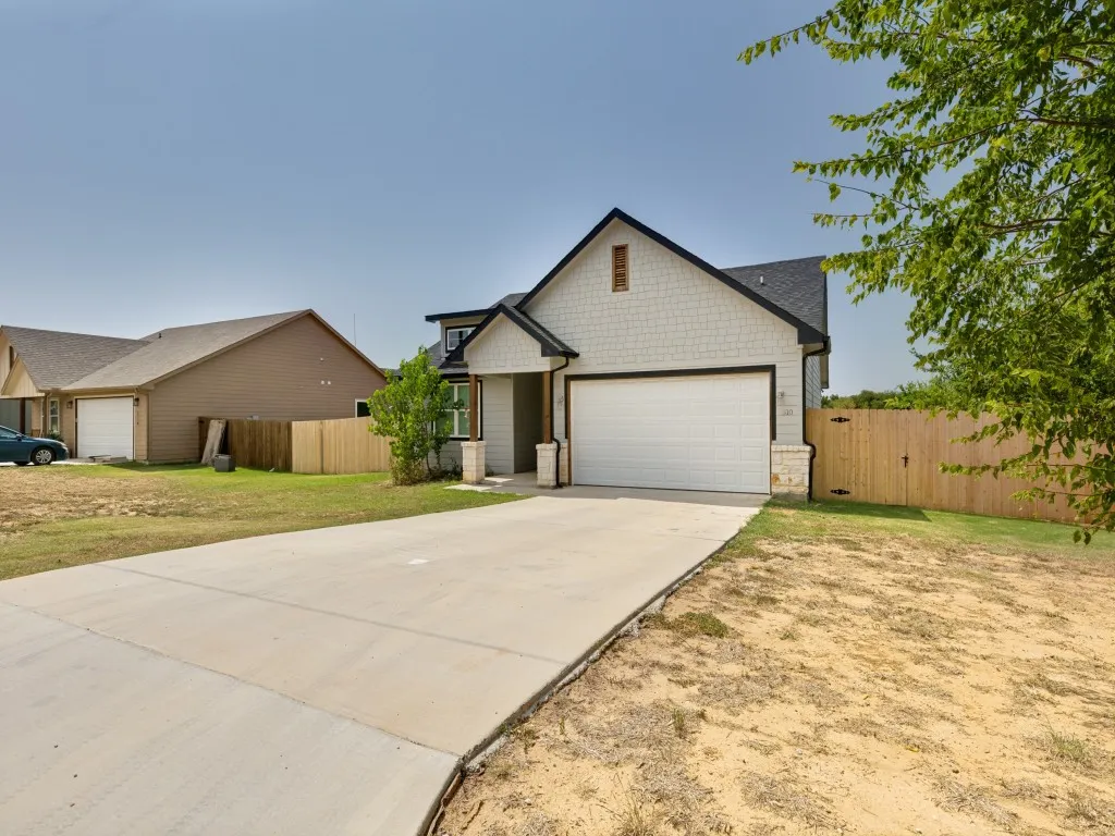 Single Family Residence For Sale in Jack County , 310 Oakwood Avenue, Jacksboro, Texas 76458, 3 Bedrooms, 2 Bathrooms, 2 Garage spaces, 1,914 Sqft, built in 2023, Price $269,000, mls#21350039, Real Estate Agent in Jacksboro, Homes For Sale in Jack county, Homes For Sale in Jacksboro, Realtor in Jacksboro Texas, Real Estate Brokerage Independent Realty Texas, Luminita Cordes Realtor
