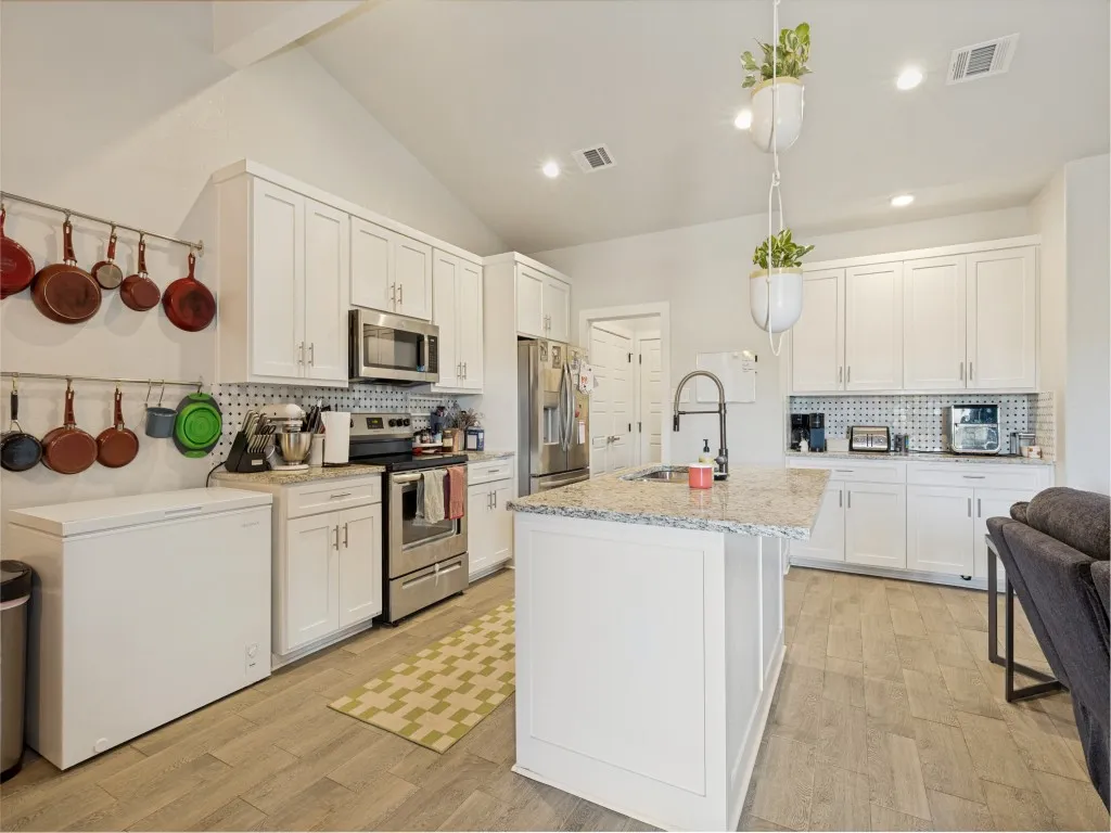 Single Family Residence For Sale in Jack County , 310 Oakwood Avenue, Jacksboro, Texas 76458, 3 Bedrooms, 2 Bathrooms, 2 Garage spaces, 1,914 Sqft, built in 2023, Price $269,000, mls#21350039, Real Estate Agent in Jacksboro, Homes For Sale in Jack county, Homes For Sale in Jacksboro, Realtor in Jacksboro Texas, Real Estate Brokerage Independent Realty Texas, Luminita Cordes Realtor