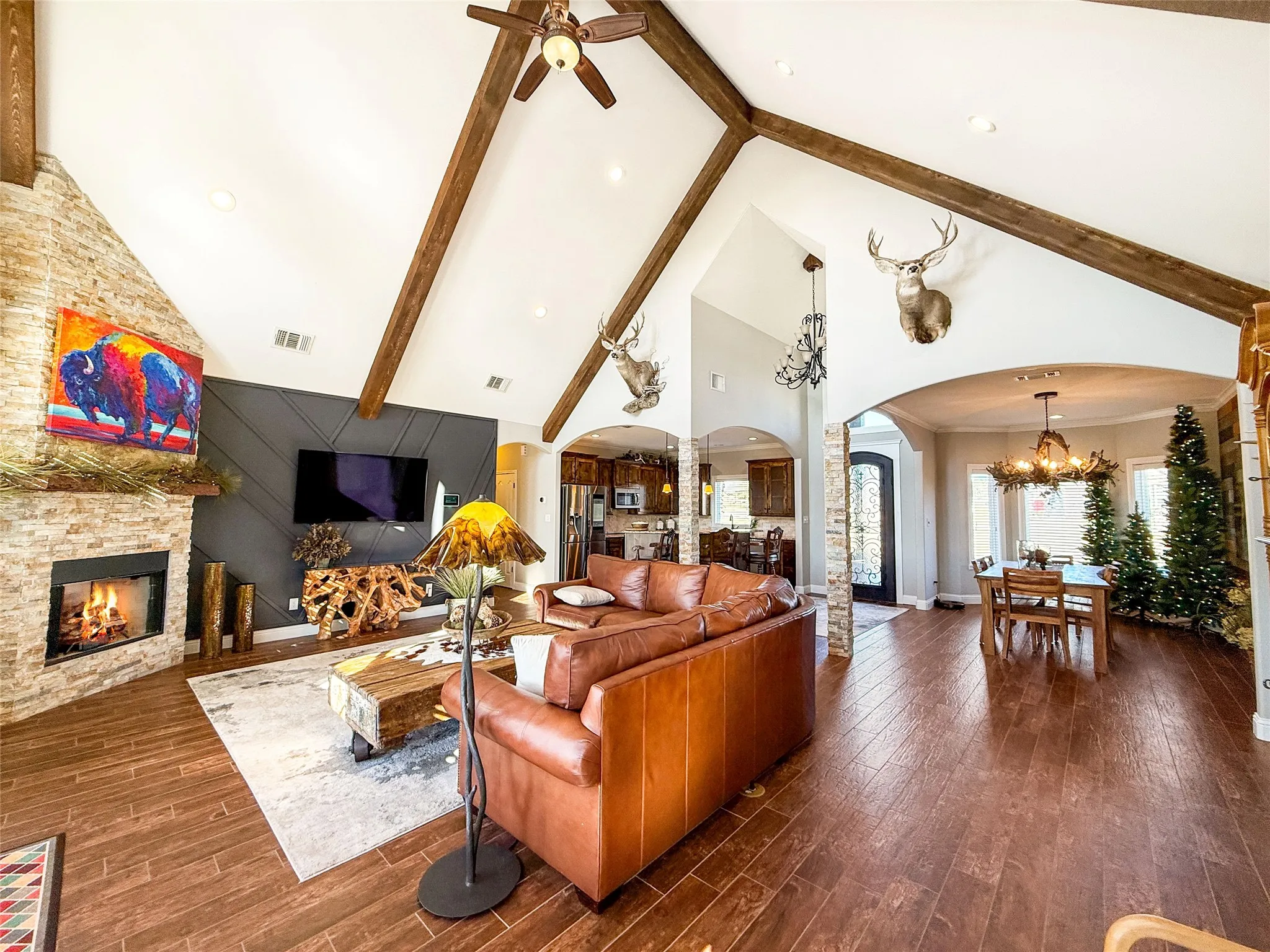 Single Family Residence For Sale in Hopkins County , 89 Ely Drive, Sulphur Springs, Texas 75482, 4 Bedrooms, 2 Bathrooms, 2 Garage spaces, 2,520 Sqft, built in 2016, Price $649,995, mls#21349618, Real Estate Agent in Sulphur Springs, Homes For Sale in Hopkins county, Homes For Sale in Sulphur Springs, Realtor in Sulphur Springs Texas, Real Estate Brokerage Independent Realty Texas, Luminita Cordes Realtor