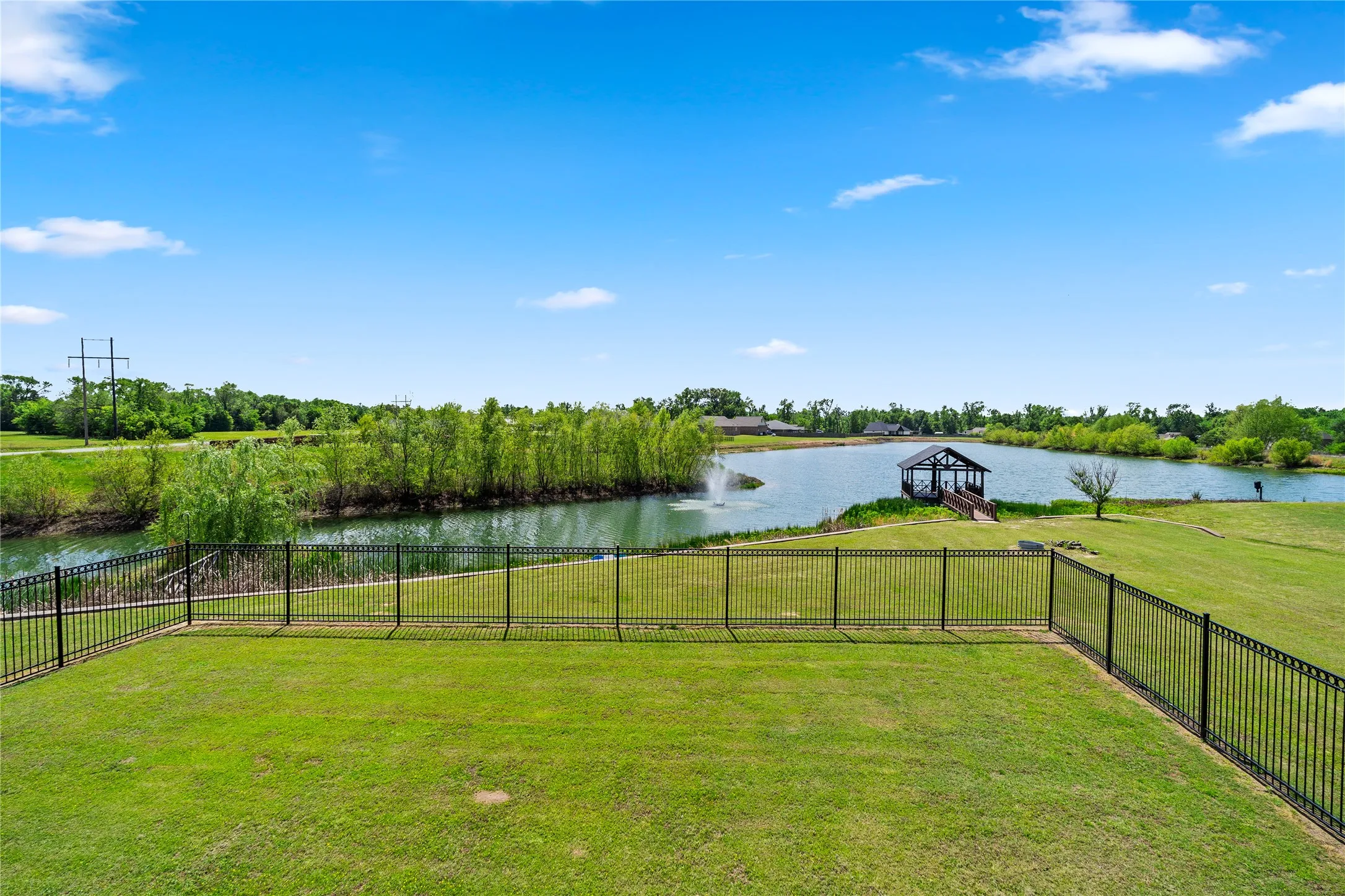 Single Family Residence For Sale in Hopkins County , 89 Ely Drive, Sulphur Springs, Texas 75482, 4 Bedrooms, 2 Bathrooms, 2 Garage spaces, 2,520 Sqft, built in 2016, Price $649,995, mls#21349618, Real Estate Agent in Sulphur Springs, Homes For Sale in Hopkins county, Homes For Sale in Sulphur Springs, Realtor in Sulphur Springs Texas, Real Estate Brokerage Independent Realty Texas, Luminita Cordes Realtor