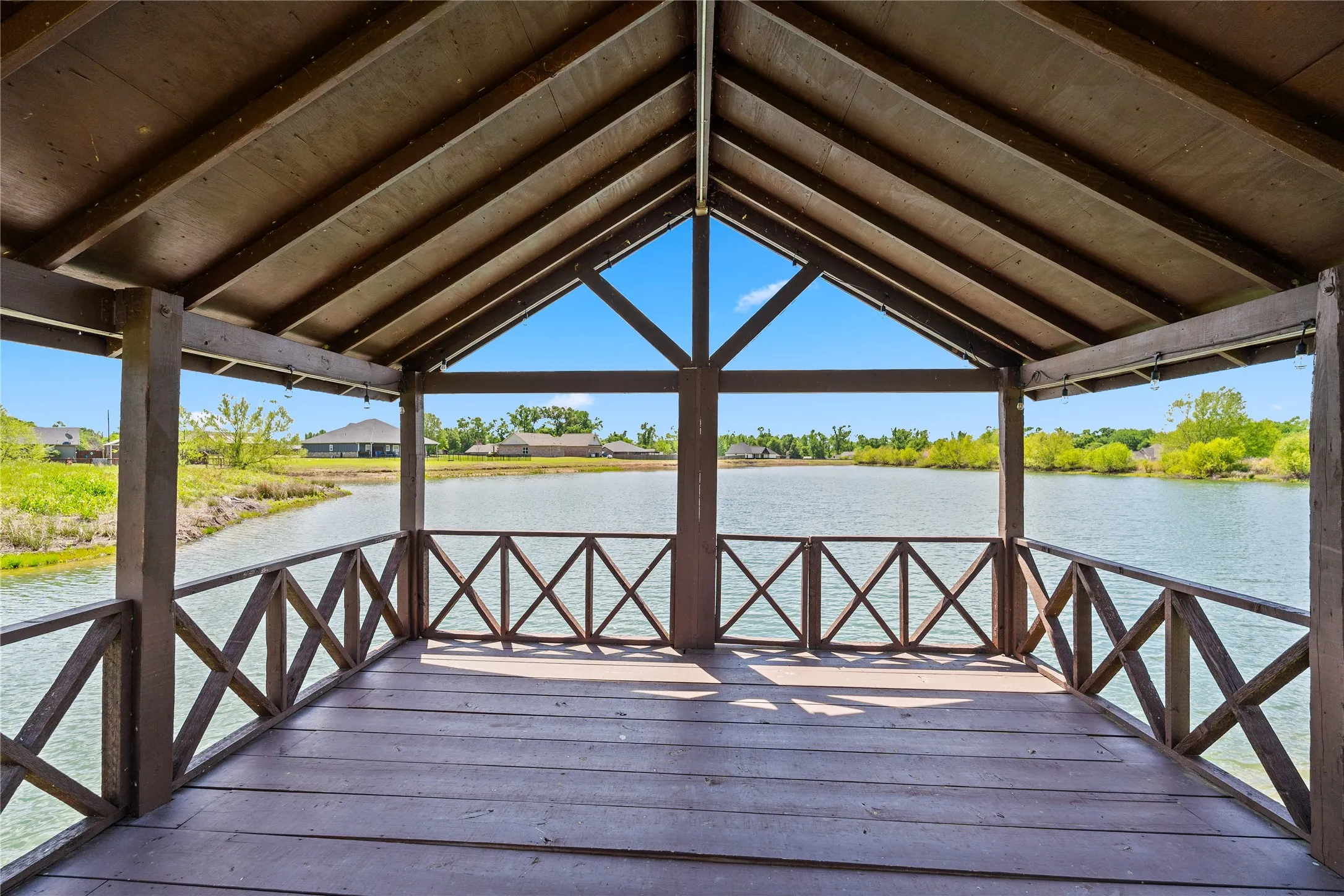 Single Family Residence For Sale in Hopkins County , 89 Ely Drive, Sulphur Springs, Texas 75482, 4 Bedrooms, 2 Bathrooms, 2 Garage spaces, 2,520 Sqft, built in 2016, Price $649,995, mls#21349618, Real Estate Agent in Sulphur Springs, Homes For Sale in Hopkins county, Homes For Sale in Sulphur Springs, Realtor in Sulphur Springs Texas, Real Estate Brokerage Independent Realty Texas, Luminita Cordes Realtor