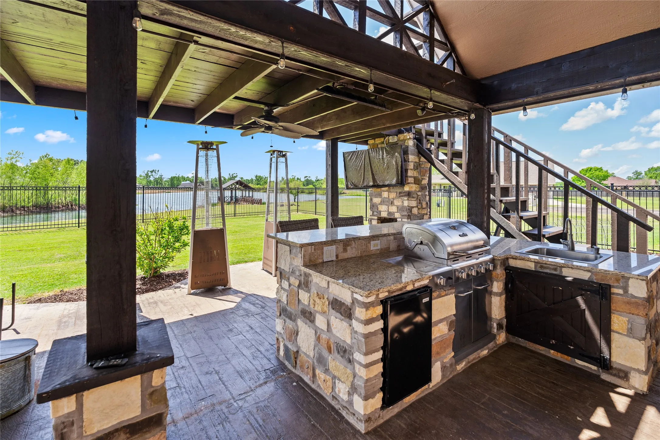 Single Family Residence For Sale in Hopkins County , 89 Ely Drive, Sulphur Springs, Texas 75482, 4 Bedrooms, 2 Bathrooms, 2 Garage spaces, 2,520 Sqft, built in 2016, Price $649,995, mls#21349618, Real Estate Agent in Sulphur Springs, Homes For Sale in Hopkins county, Homes For Sale in Sulphur Springs, Realtor in Sulphur Springs Texas, Real Estate Brokerage Independent Realty Texas, Luminita Cordes Realtor