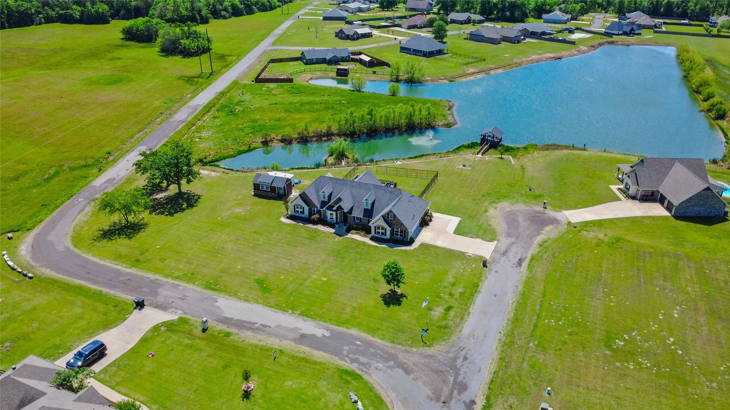 Single Family Residence For Sale in Hopkins County , 89 Ely Drive, Sulphur Springs, Texas 75482, 4 Bedrooms, 2 Bathrooms, 2 Garage spaces, 2,520 Sqft, built in 2016, Price $649,995, mls#21349618, Real Estate Agent in Sulphur Springs, Homes For Sale in Hopkins county, Homes For Sale in Sulphur Springs, Realtor in Sulphur Springs Texas, Real Estate Brokerage Independent Realty Texas, Luminita Cordes Realtor