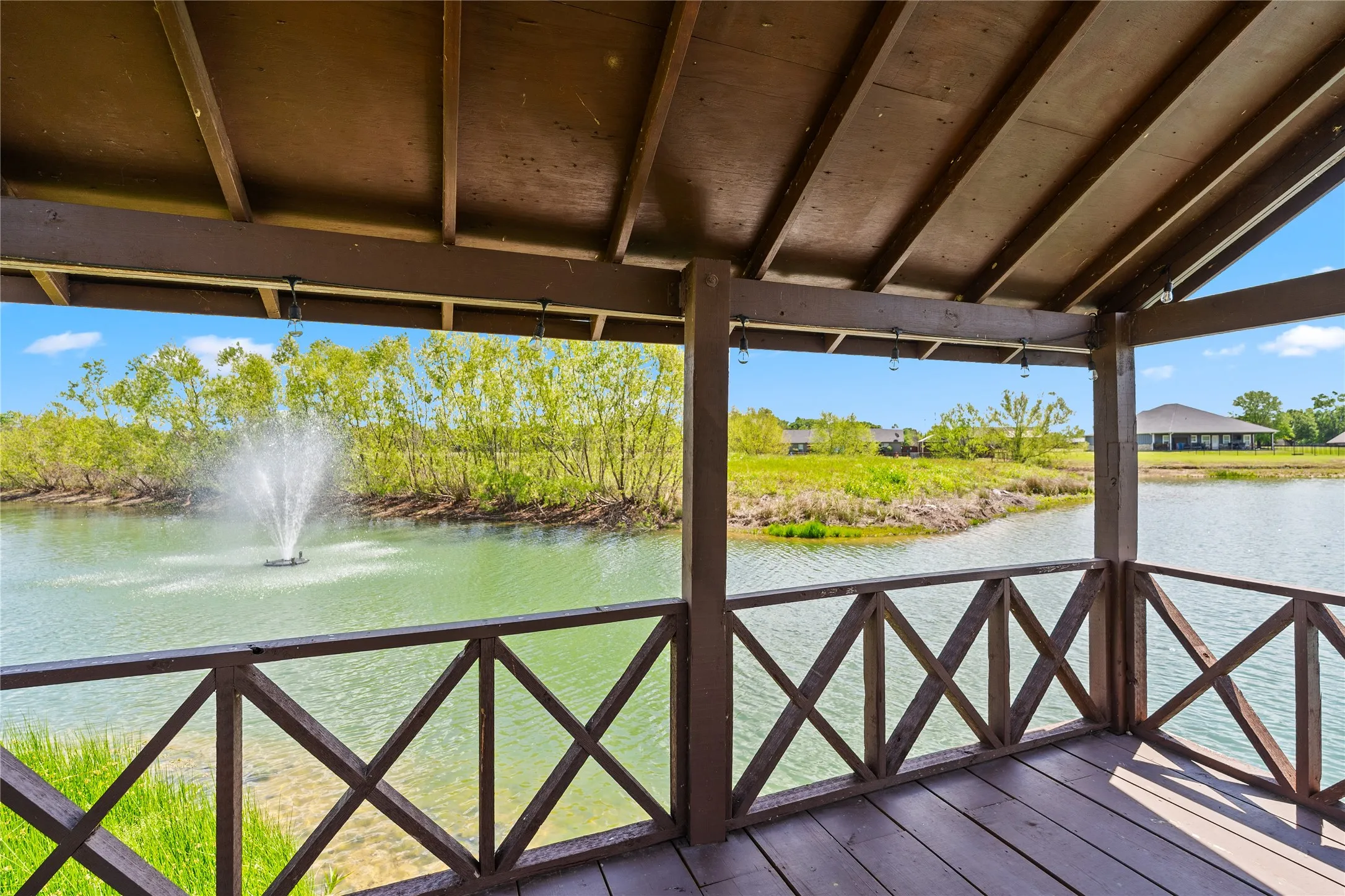 Single Family Residence For Sale in Hopkins County , 89 Ely Drive, Sulphur Springs, Texas 75482, 4 Bedrooms, 2 Bathrooms, 2 Garage spaces, 2,520 Sqft, built in 2016, Price $649,995, mls#21349618, Real Estate Agent in Sulphur Springs, Homes For Sale in Hopkins county, Homes For Sale in Sulphur Springs, Realtor in Sulphur Springs Texas, Real Estate Brokerage Independent Realty Texas, Luminita Cordes Realtor