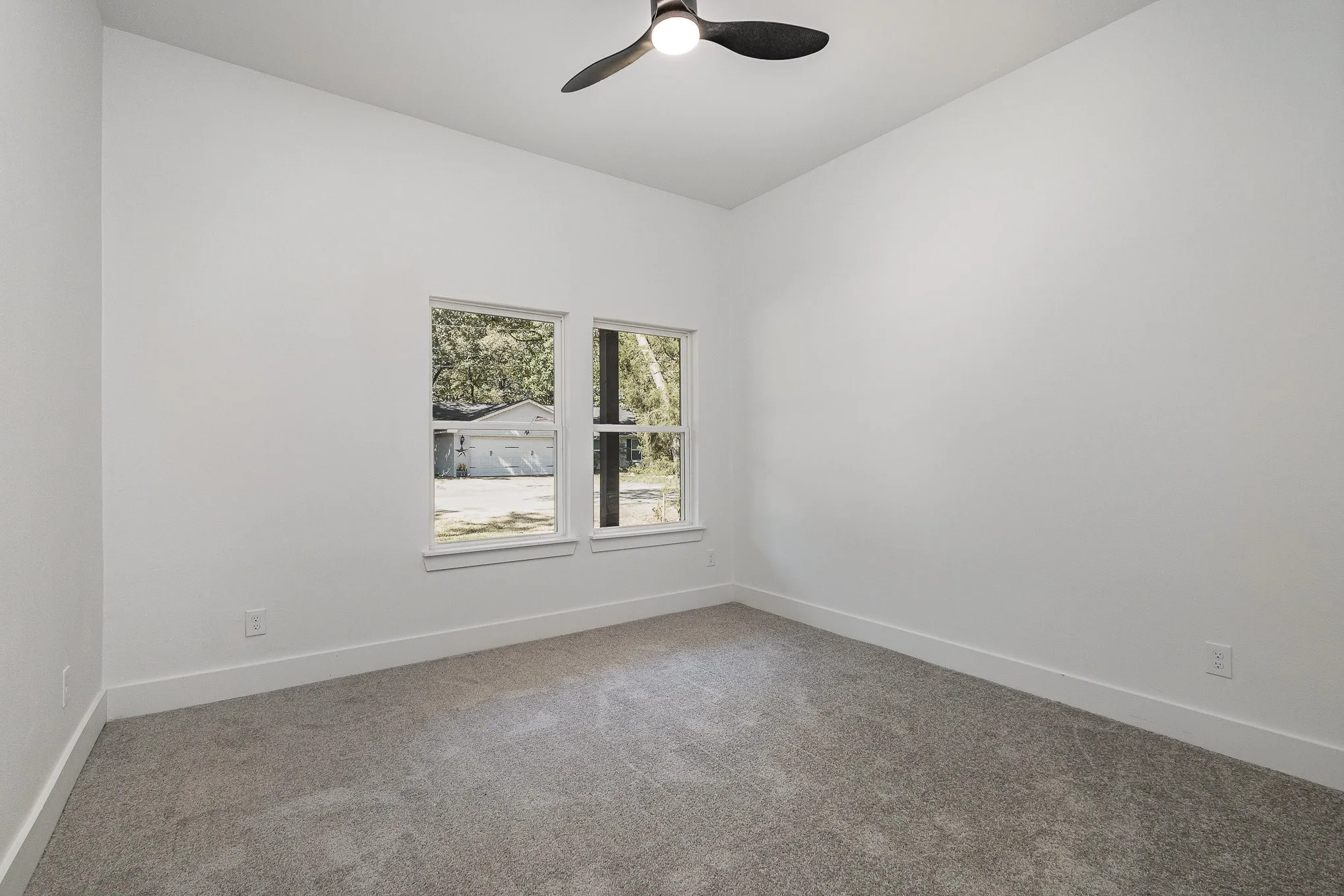 Single Family Residence For Sale in Henderson County , 116 Oakwood Drive, Trinidad, Texas 75163, 3 Bedroom, 2 Bathroom, 2 Garage spaces, 1,858 Sqft, built in 2024, mls#21343428, Real Estate Agent in Trinidad, Homes For Sale in Henderson county, Homes For Sale in Trinidad, Realtor in Trinidad Texas, Real Estate Brokerage Independent Realty Texas, Luminita Cordes Realtor