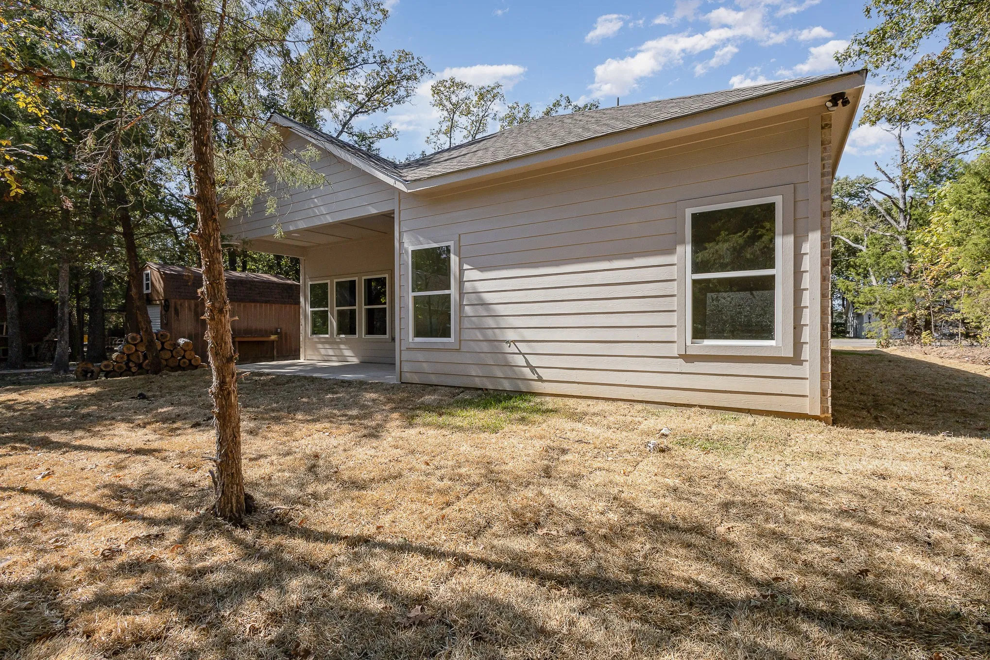 Single Family Residence For Sale in Henderson County , 116 Oakwood Drive, Trinidad, Texas 75163, 3 Bedroom, 2 Bathroom, 2 Garage spaces, 1,858 Sqft, built in 2024, mls#21343428, Real Estate Agent in Trinidad, Homes For Sale in Henderson county, Homes For Sale in Trinidad, Realtor in Trinidad Texas, Real Estate Brokerage Independent Realty Texas, Luminita Cordes Realtor