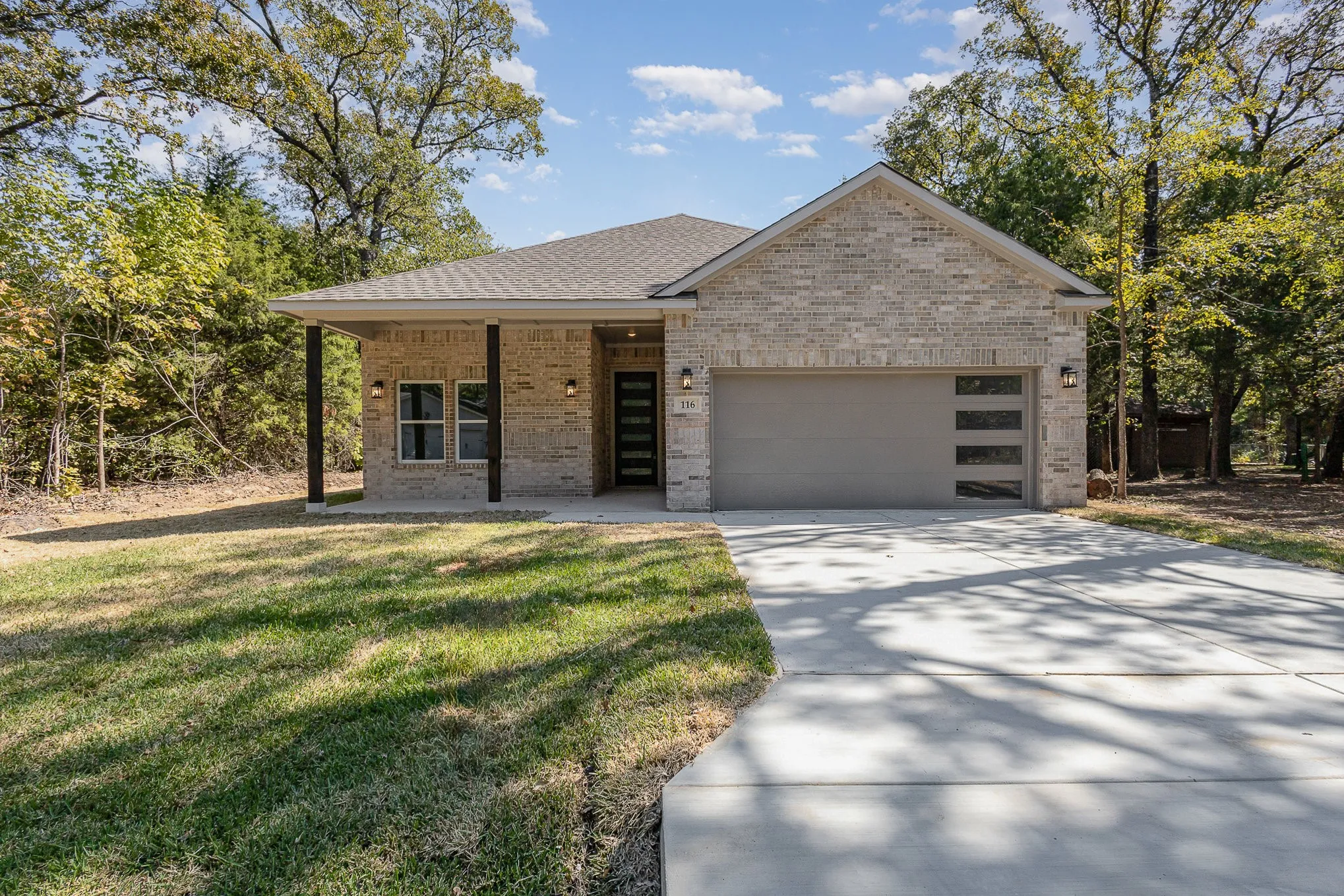 Single Family Residence For Sale in Henderson County , 116 Oakwood Drive, Trinidad, Texas 75163, 3 Bedroom, 2 Bathroom, 2 Garage spaces, 1,858 Sqft, built in 2024, mls#21343428, Real Estate Agent in Trinidad, Homes For Sale in Henderson county, Homes For Sale in Trinidad, Realtor in Trinidad Texas, Real Estate Brokerage Independent Realty Texas, Luminita Cordes Realtor