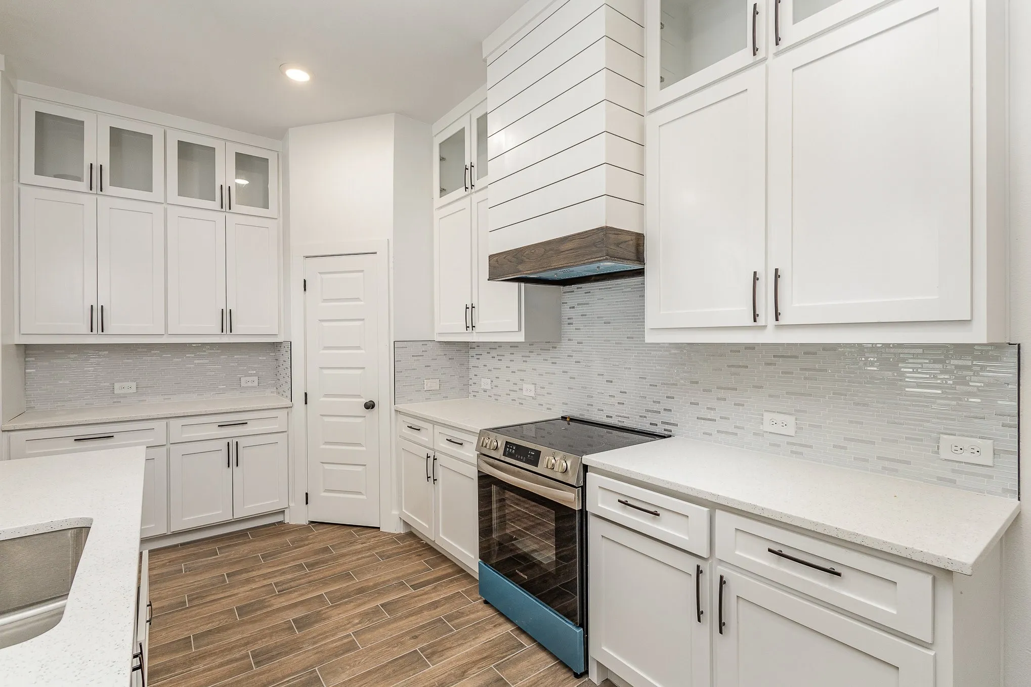 Single Family Residence For Sale in Henderson County , 116 Oakwood Drive, Trinidad, Texas 75163, 3 Bedroom, 2 Bathroom, 2 Garage spaces, 1,858 Sqft, built in 2024, mls#21343428, Real Estate Agent in Trinidad, Homes For Sale in Henderson county, Homes For Sale in Trinidad, Realtor in Trinidad Texas, Real Estate Brokerage Independent Realty Texas, Luminita Cordes Realtor