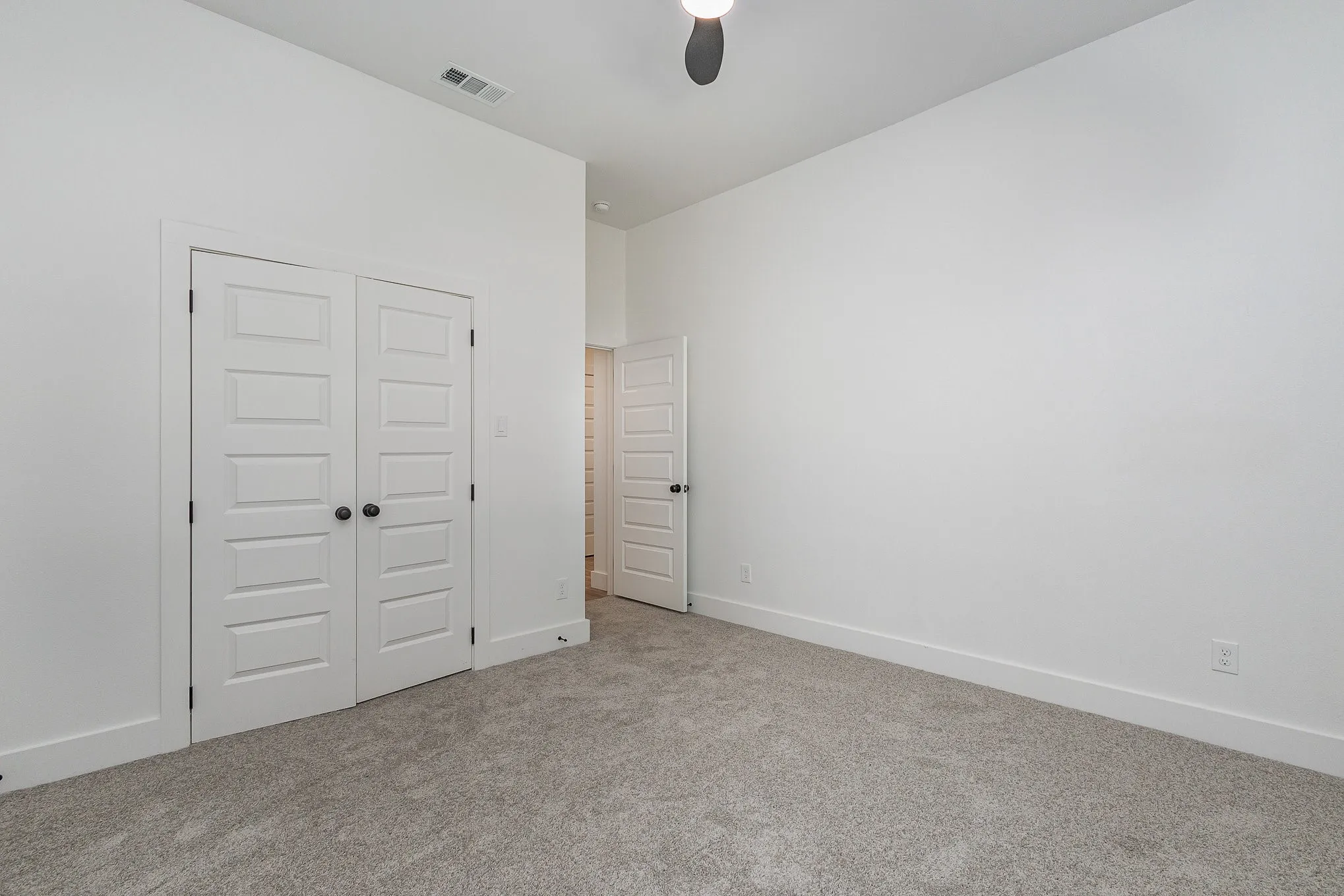 Single Family Residence For Sale in Henderson County , 116 Oakwood Drive, Trinidad, Texas 75163, 3 Bedroom, 2 Bathroom, 2 Garage spaces, 1,858 Sqft, built in 2024, mls#21343428, Real Estate Agent in Trinidad, Homes For Sale in Henderson county, Homes For Sale in Trinidad, Realtor in Trinidad Texas, Real Estate Brokerage Independent Realty Texas, Luminita Cordes Realtor