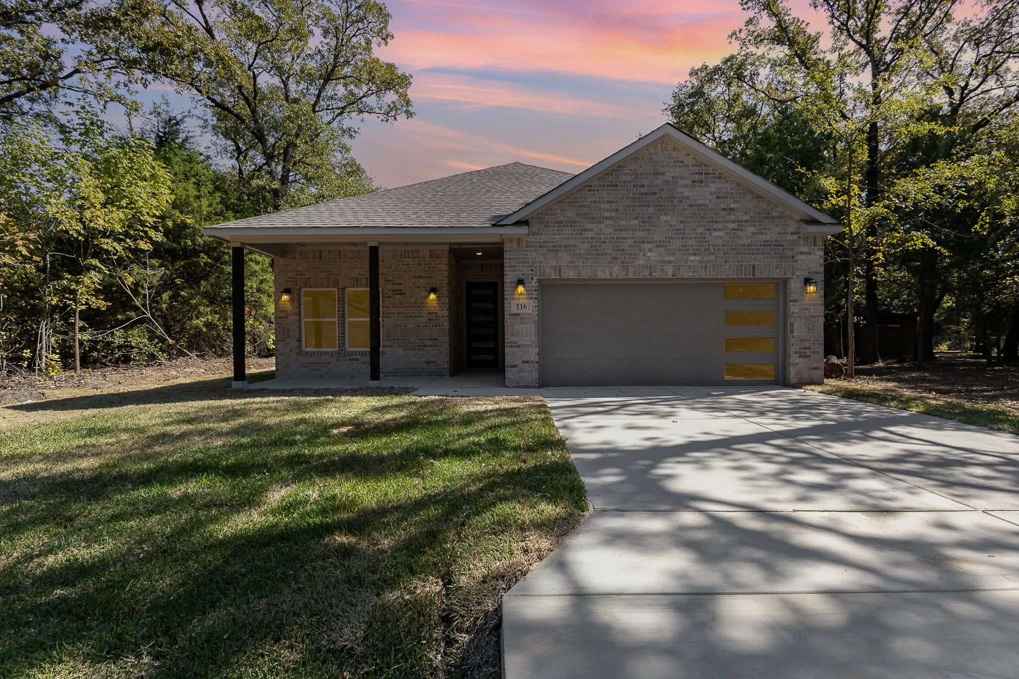 Single Family Residence For Sale in Henderson County , 116 Oakwood Drive, Trinidad, Texas 75163, 3 Bedroom, 2 Bathroom, 2 Garage spaces, 1,858 Sqft, built in 2024, mls#21343428, Real Estate Agent in Trinidad, Homes For Sale in Henderson county, Homes For Sale in Trinidad, Realtor in Trinidad Texas, Real Estate Brokerage Independent Realty Texas, Luminita Cordes Realtor