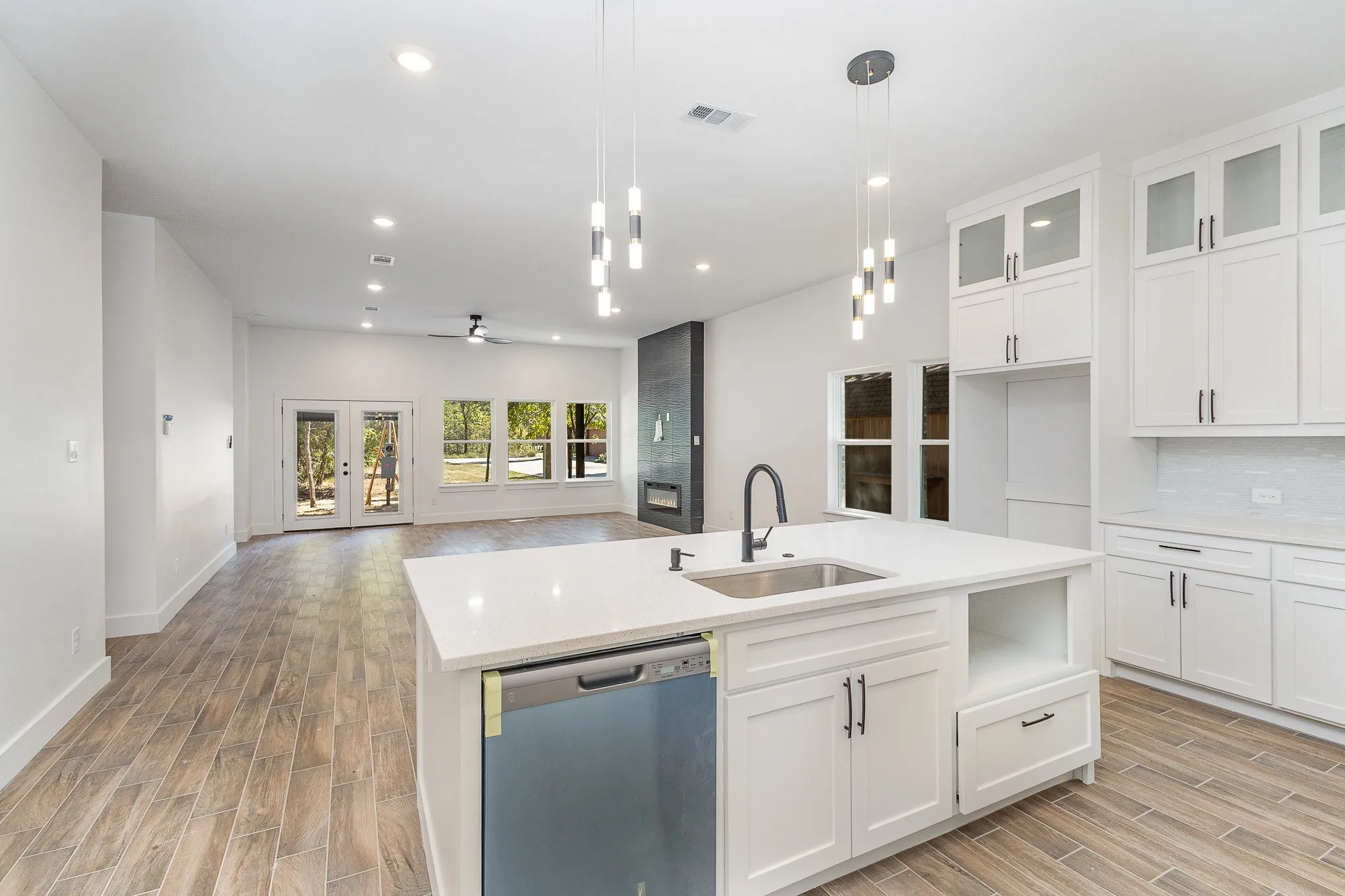 Single Family Residence For Sale in Henderson County , 116 Oakwood Drive, Trinidad, Texas 75163, 3 Bedroom, 2 Bathroom, 2 Garage spaces, 1,858 Sqft, built in 2024, mls#21343428, Real Estate Agent in Trinidad, Homes For Sale in Henderson county, Homes For Sale in Trinidad, Realtor in Trinidad Texas, Real Estate Brokerage Independent Realty Texas, Luminita Cordes Realtor