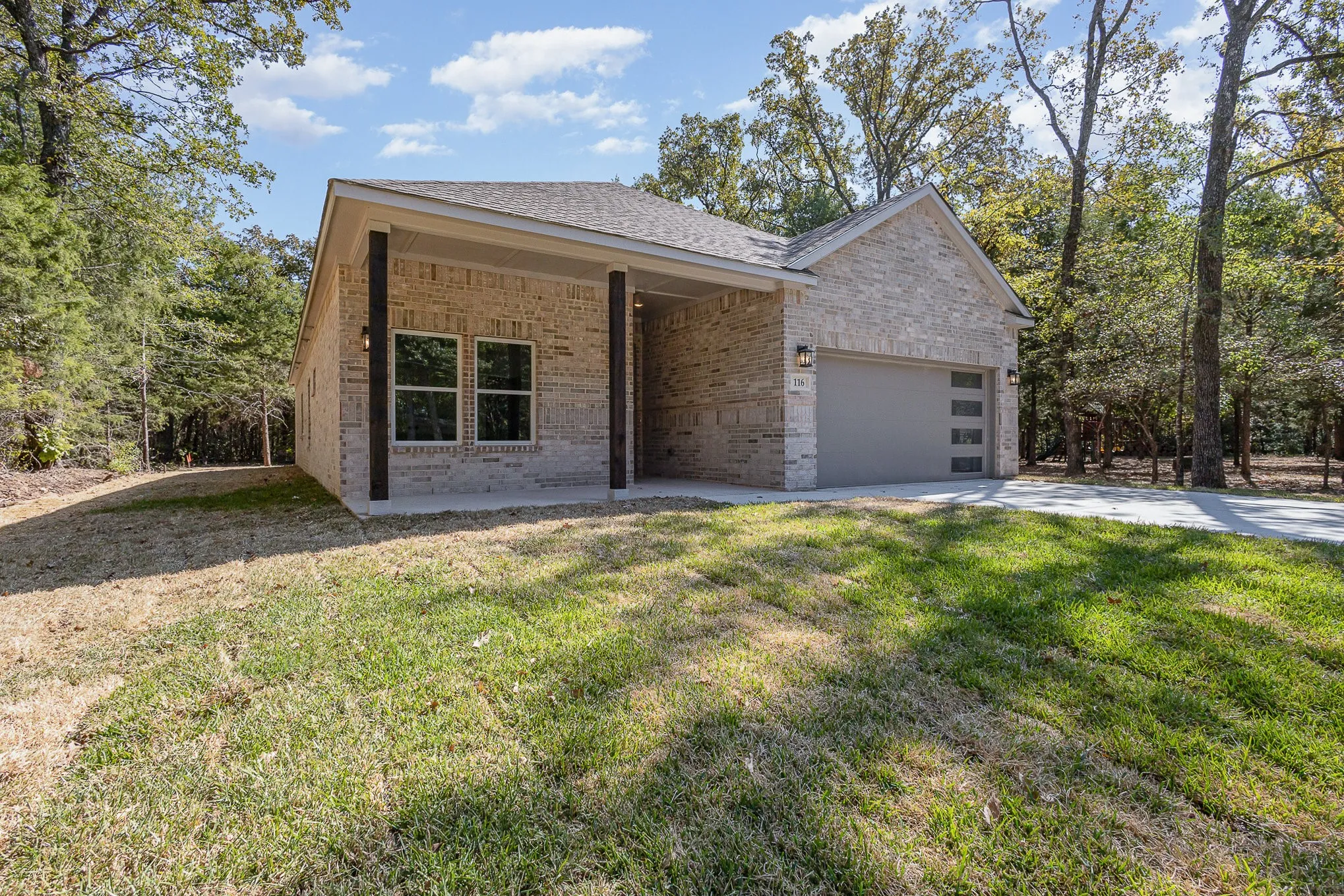 Single Family Residence For Sale in Henderson County , 116 Oakwood Drive, Trinidad, Texas 75163, 3 Bedroom, 2 Bathroom, 2 Garage spaces, 1,858 Sqft, built in 2024, mls#21343428, Real Estate Agent in Trinidad, Homes For Sale in Henderson county, Homes For Sale in Trinidad, Realtor in Trinidad Texas, Real Estate Brokerage Independent Realty Texas, Luminita Cordes Realtor