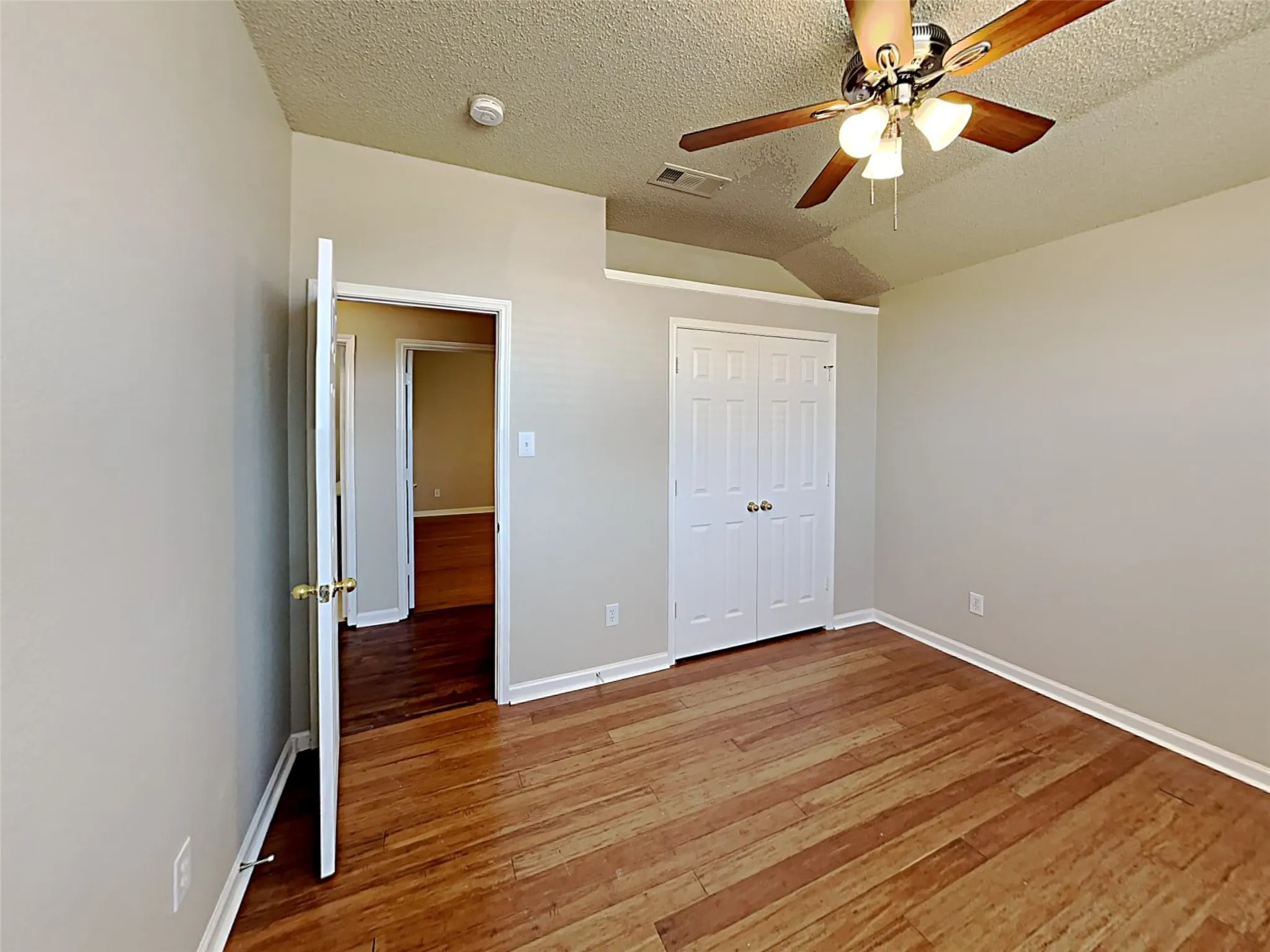 Single Family Residence For Rent in Rockwall County , 643 Big Oak Court, Rockwall, Texas 75087, 4 Bedroom, 2 Bathroom, 2 Garage spaces, 2,370 Sqft, built in 1998, mls#21350045, Real Estate Agent in Rockwall, Homes For Rent in Rockwall county, Homes For Rent in Rockwall, Realtor in Rockwall Texas, Real Estate Brokerage Independent Realty Texas, Luminita Cordes Realtor