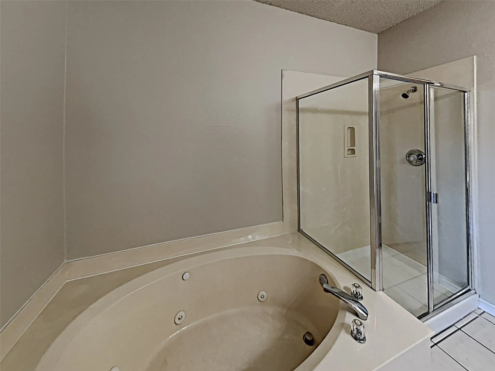 Single Family Residence For Rent in Rockwall County , 643 Big Oak Court, Rockwall, Texas 75087, 4 Bedroom, 2 Bathroom, 2 Garage spaces, 2,370 Sqft, built in 1998, mls#21350045, Real Estate Agent in Rockwall, Homes For Rent in Rockwall county, Homes For Rent in Rockwall, Realtor in Rockwall Texas, Real Estate Brokerage Independent Realty Texas, Luminita Cordes Realtor