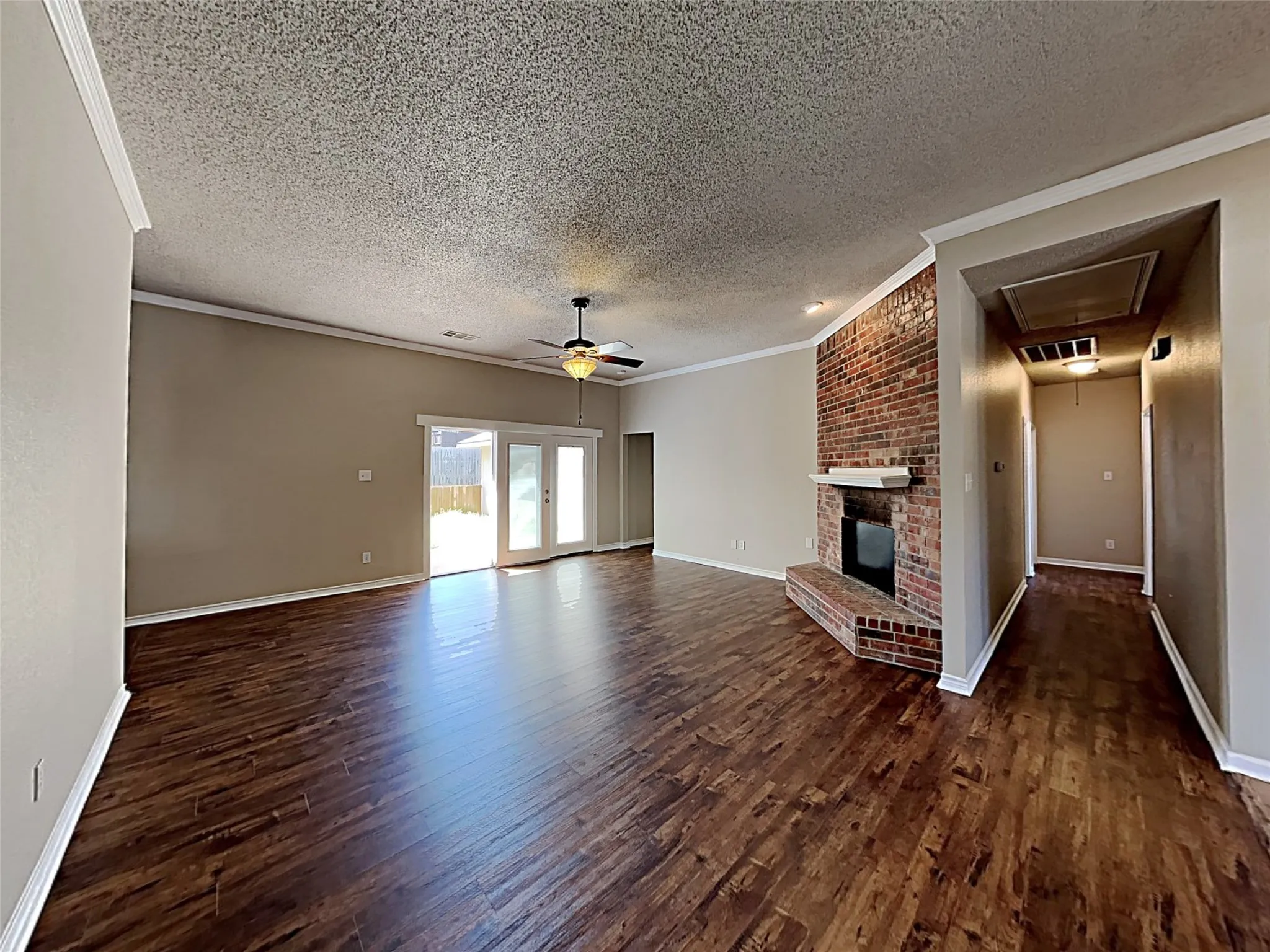 Single Family Residence For Rent in Rockwall County , 643 Big Oak Court, Rockwall, Texas 75087, 4 Bedroom, 2 Bathroom, 2 Garage spaces, 2,370 Sqft, built in 1998, mls#21350045, Real Estate Agent in Rockwall, Homes For Rent in Rockwall county, Homes For Rent in Rockwall, Realtor in Rockwall Texas, Real Estate Brokerage Independent Realty Texas, Luminita Cordes Realtor
