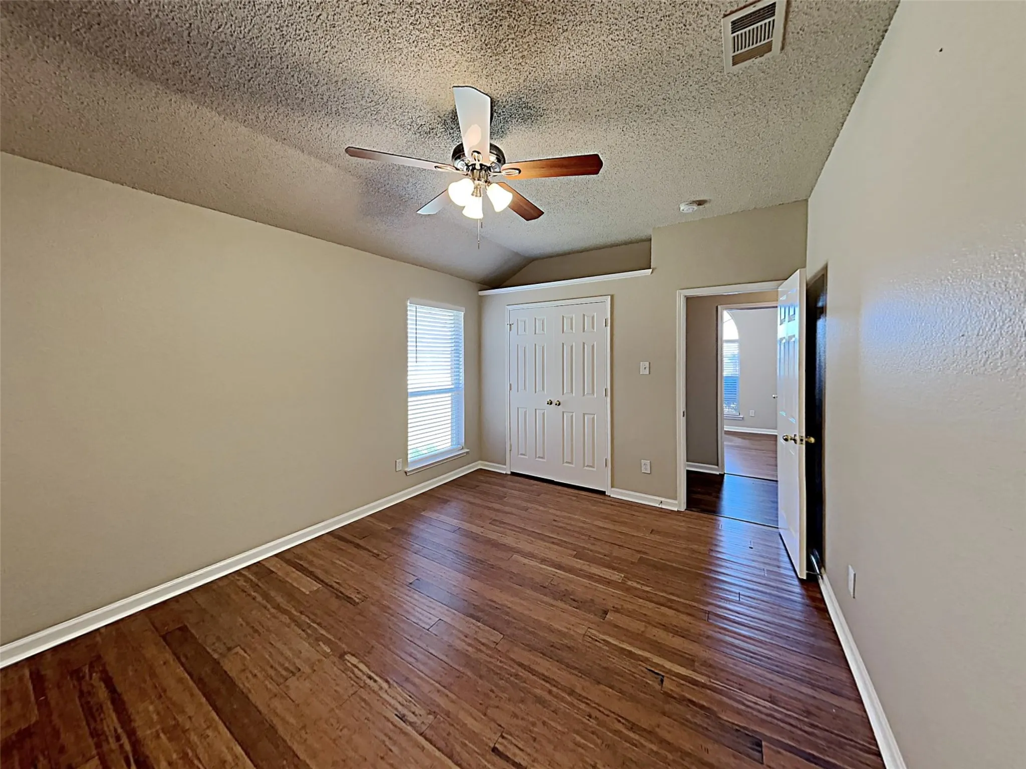 Single Family Residence For Rent in Rockwall County , 643 Big Oak Court, Rockwall, Texas 75087, 4 Bedroom, 2 Bathroom, 2 Garage spaces, 2,370 Sqft, built in 1998, mls#21350045, Real Estate Agent in Rockwall, Homes For Rent in Rockwall county, Homes For Rent in Rockwall, Realtor in Rockwall Texas, Real Estate Brokerage Independent Realty Texas, Luminita Cordes Realtor